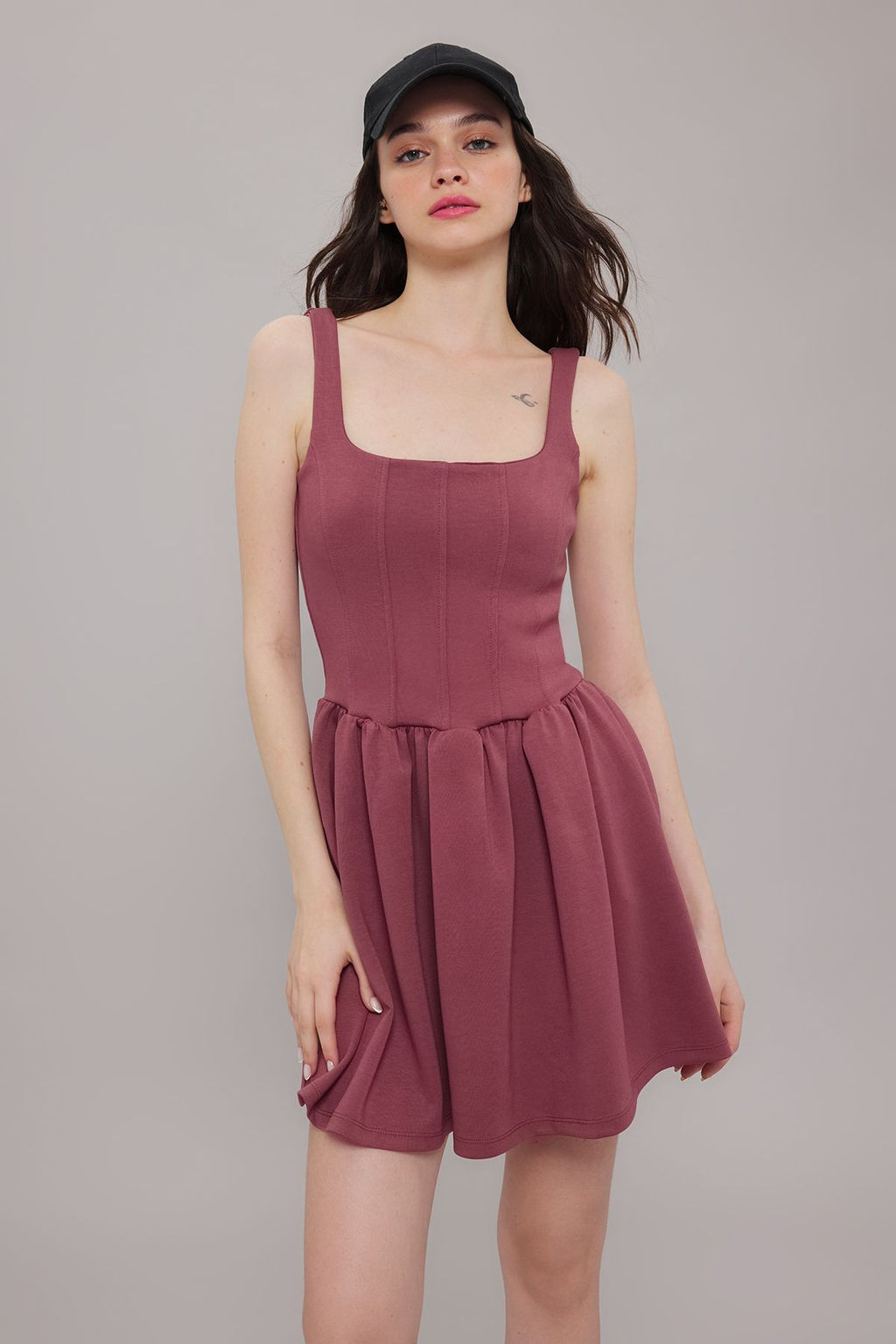 TRENDYOLMILLA Gul Kurusu Kare Yaka Balon Skater/Belden Ac?klan Balon Etekli Mini Orme Elbise TWOSS25EL00371  фото 2