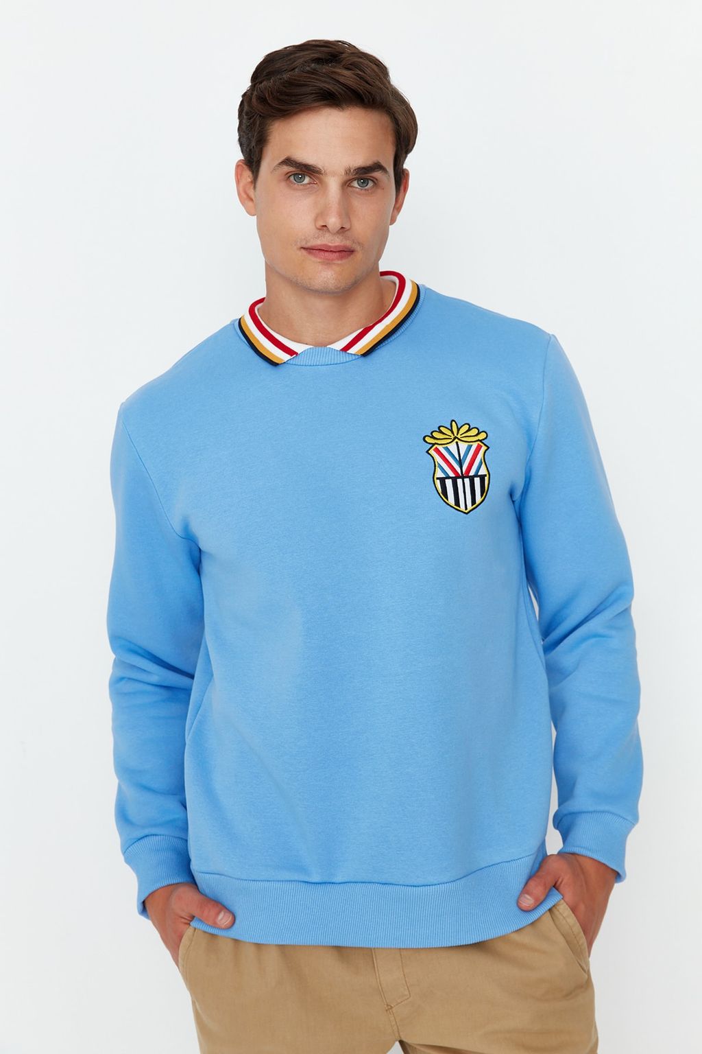 Синяя мужская рубашка стандартного кроя с воротником и аппликацией, семейная комбинация, мягкая пушистая толстовка TMNAW23SW00160