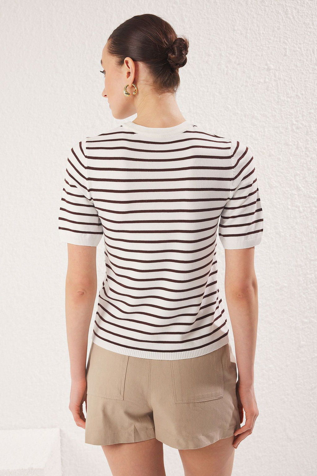 Trendyolmilla Ekru Cizgili Basic Viskon Kar?s?ml? Triko Ince Bluz TWOSS25BZ00488  фото 10