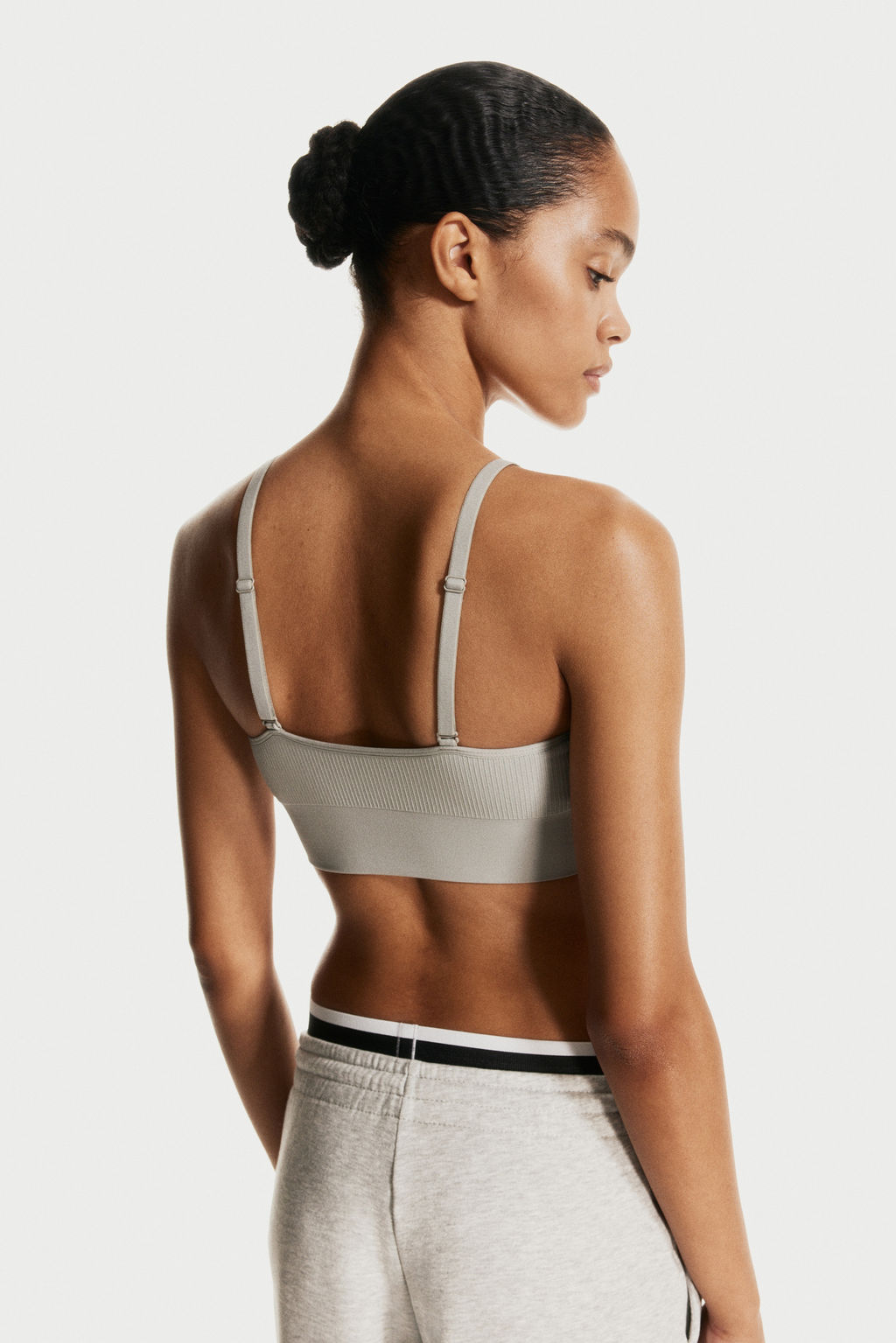 Sujetador de deporte con DryMove Medium Support - H&m фото 6