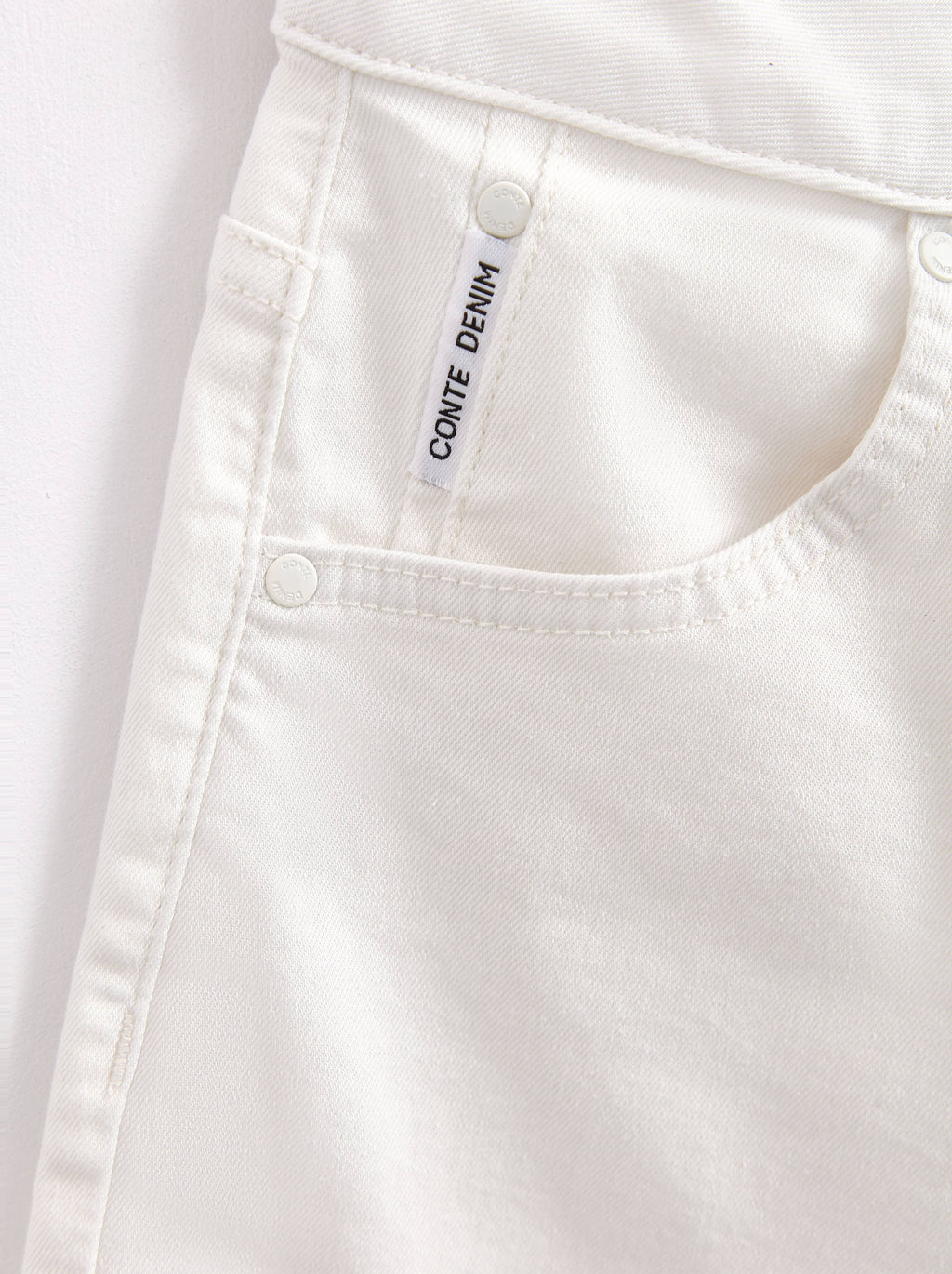CONTE CON-619 Джинсы mom fit с высокой посадкой off white