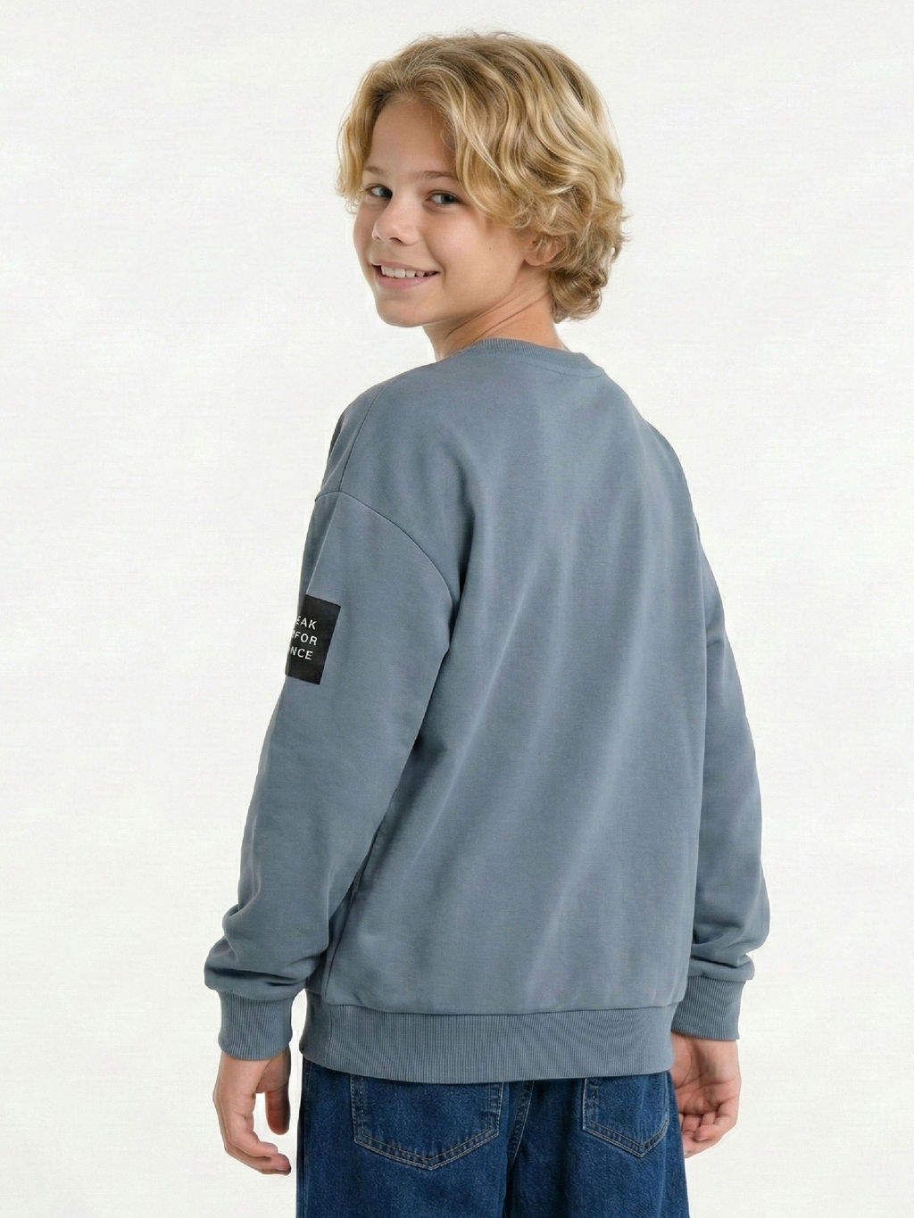 Лонгслив с нашивкой 22-7310 серо-голубой