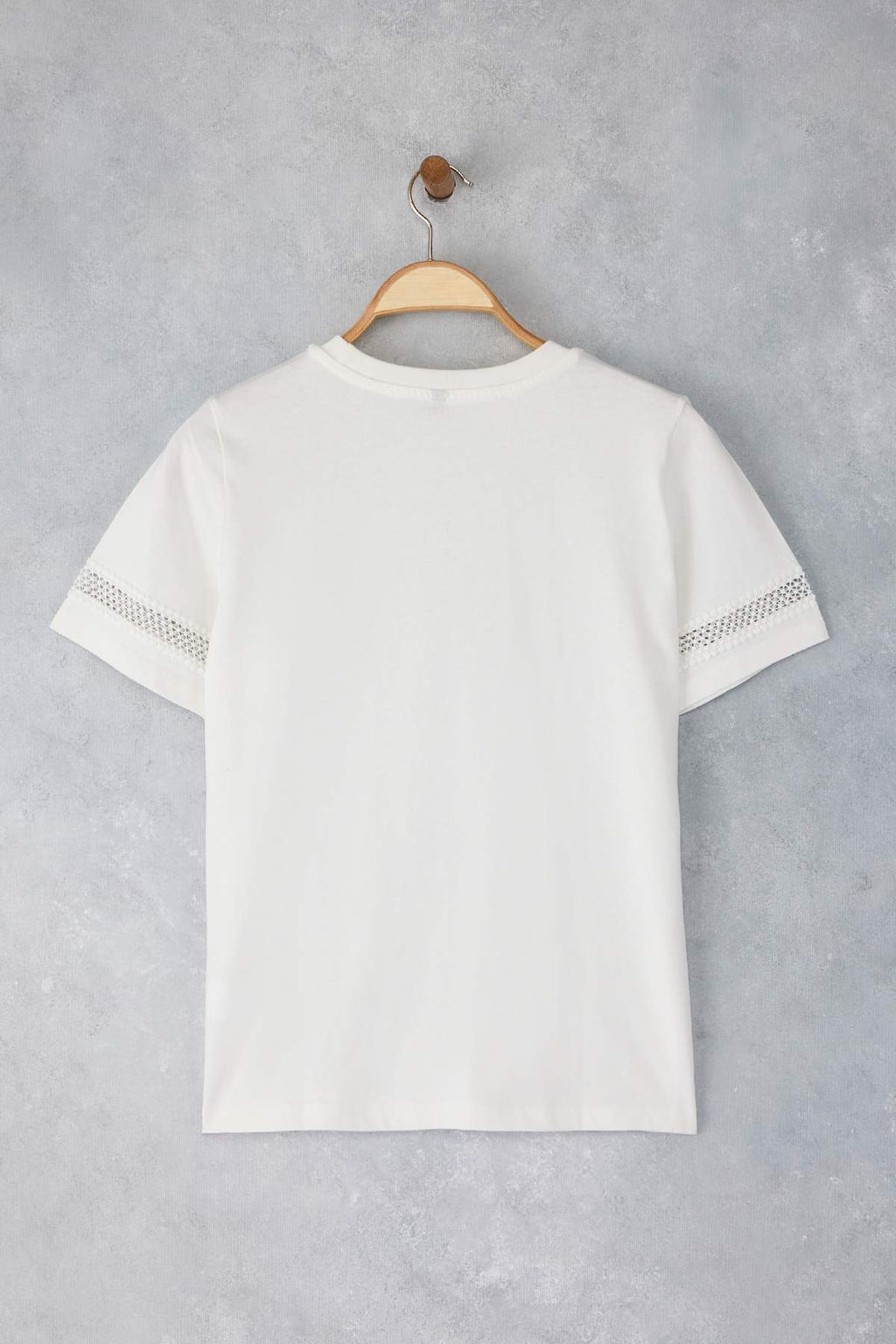 Beyaz Aksesuar Kal?n Pamuklu Detayl? Basic/Regular Kal?p Orme T-Shirt TWOSS24TS00048