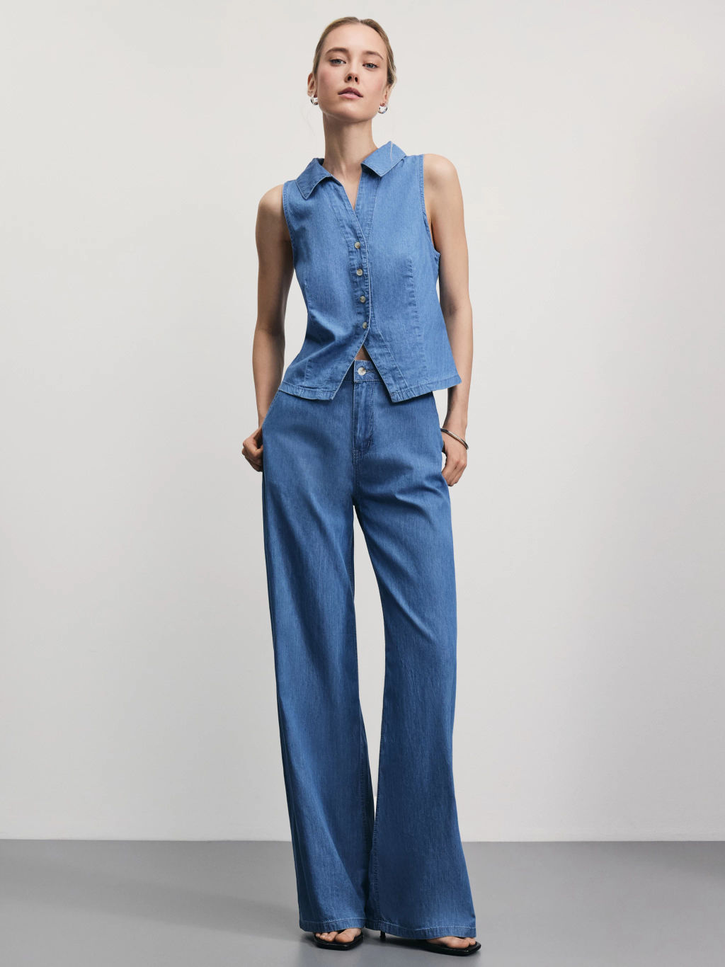 Джинсовая рубашка без рукавов / Zarina фото 2