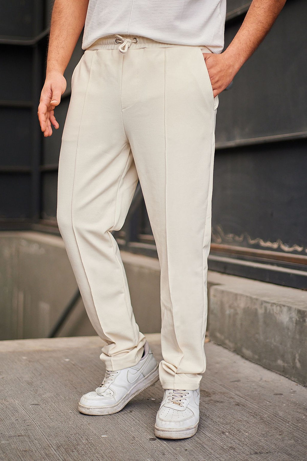 TRENDYOL MAN Siyah Regular/Normal Kesim Dokulu Dikis Detayl? Esofman Alt? TMNAW25EA00000 - Trendyolmilla фото 3