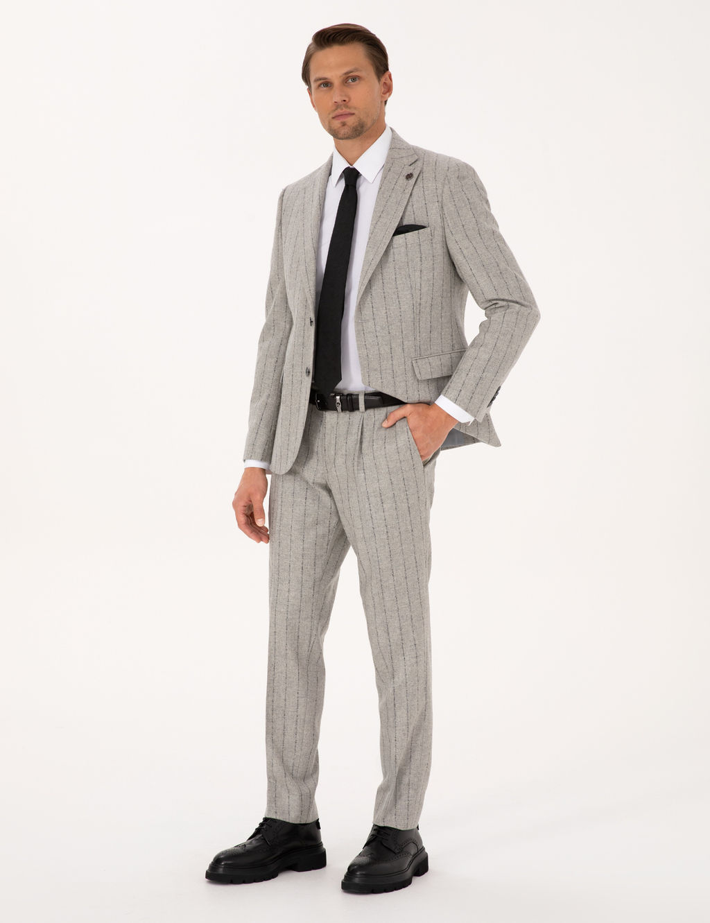 Gri Slim Fit Y_n Ka_mir Kar___ml_ _izgili Tak_m Elbise