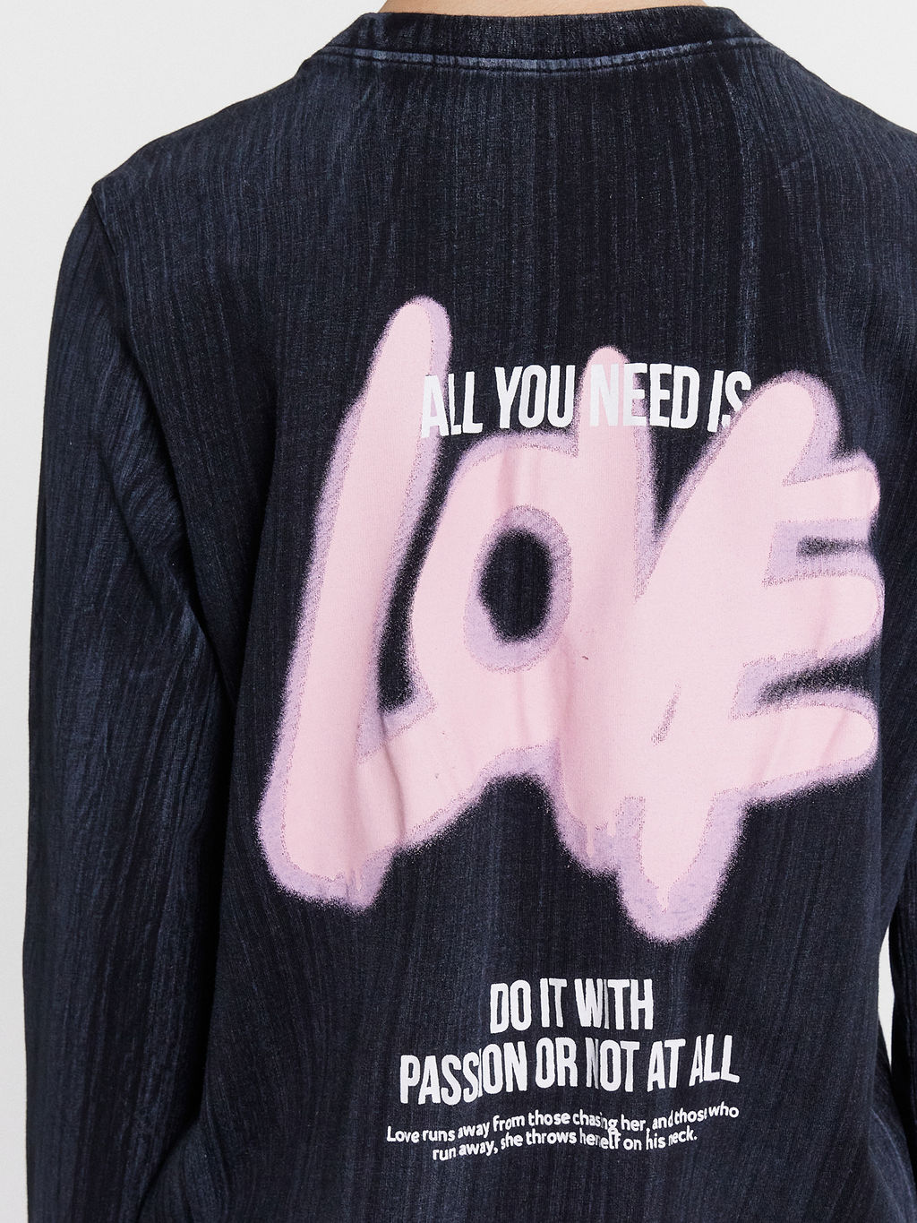 Джемпер женский черный с принтом и надписью "Love" варка на черном 122867