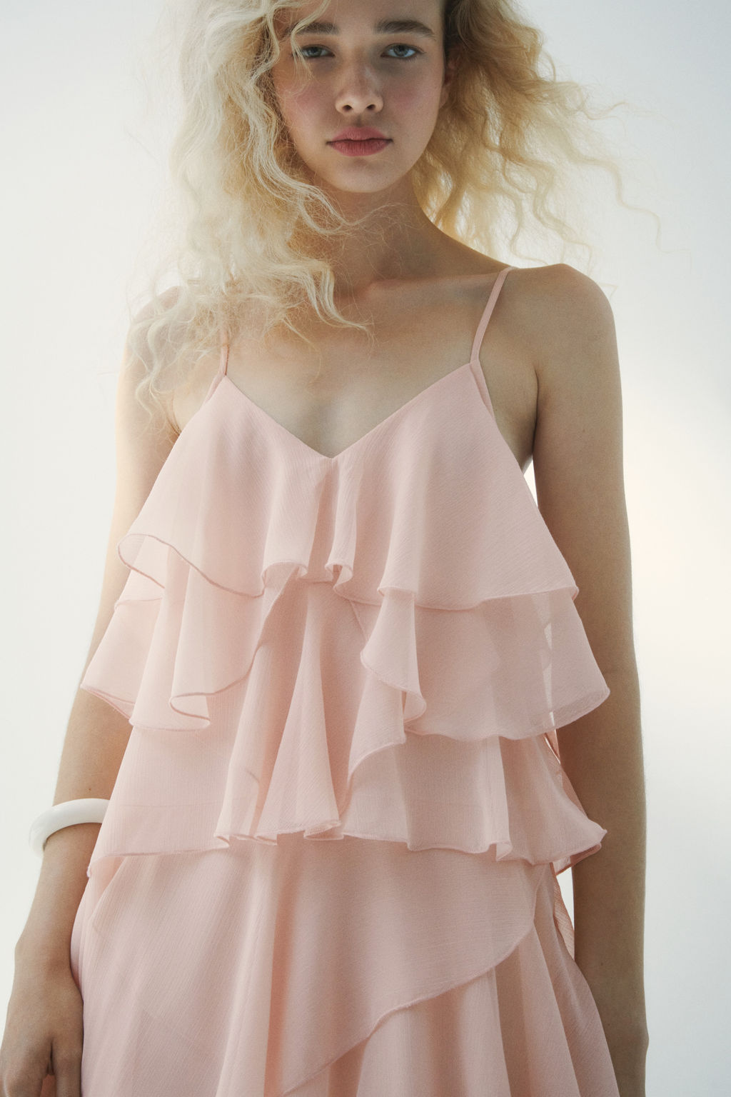 Vestido de gasa con falda escalonada - H&m фото 4