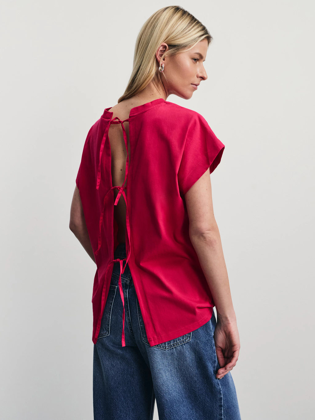 Футболка с бантиками на спине / Zarina фото 2