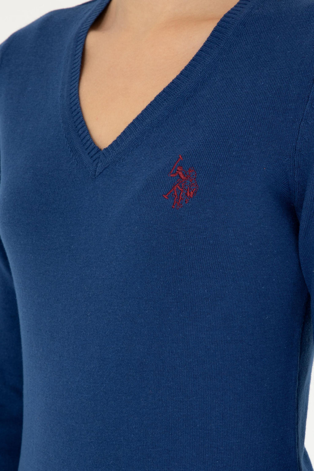 Женский базовый свитер цвета индиго с v-образным вырезом Неожиданная скидка в корзине - U.s. polo assn фото 7