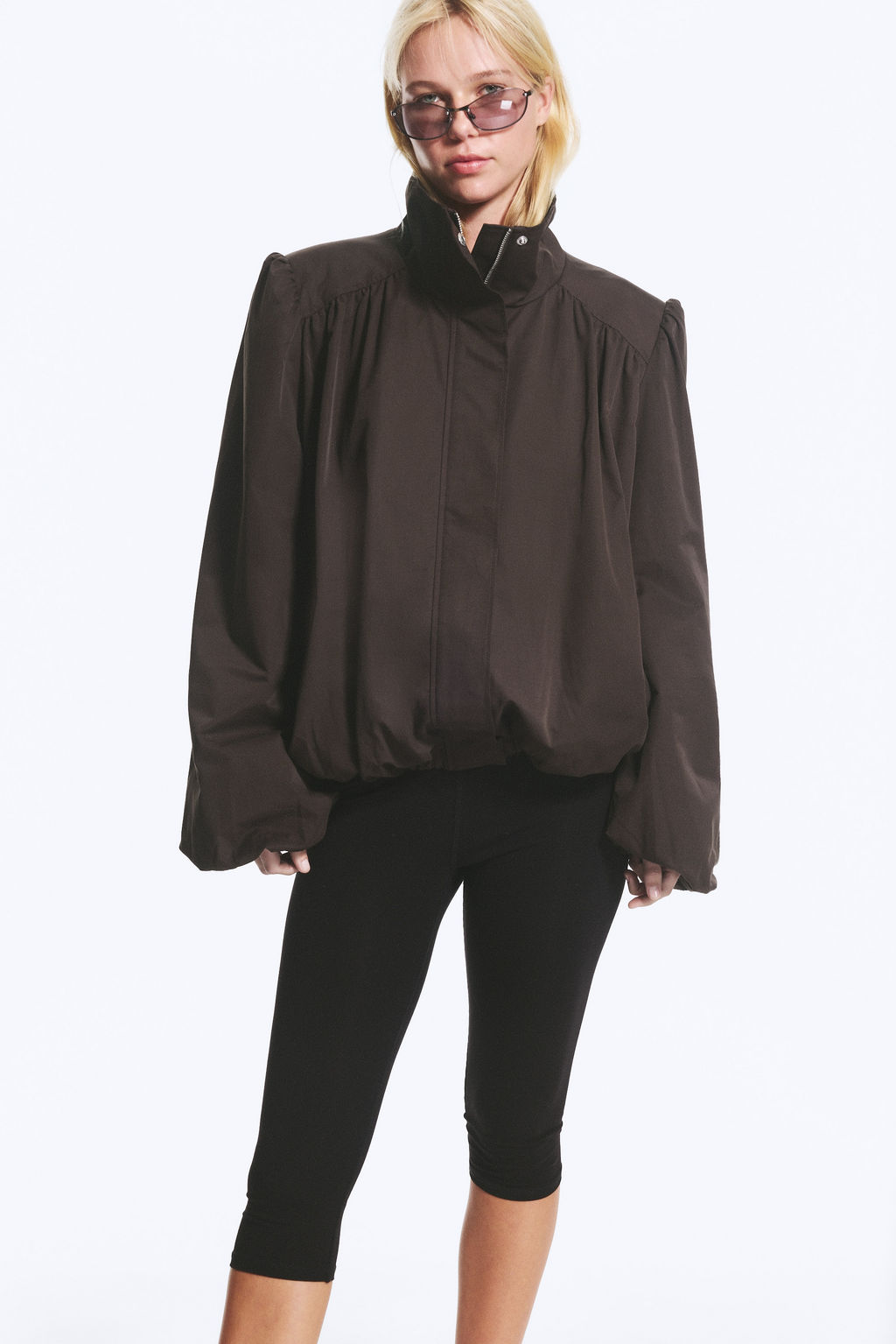 Chaqueta oversize de ch?ndal con cuello funnel - H&m фото 2