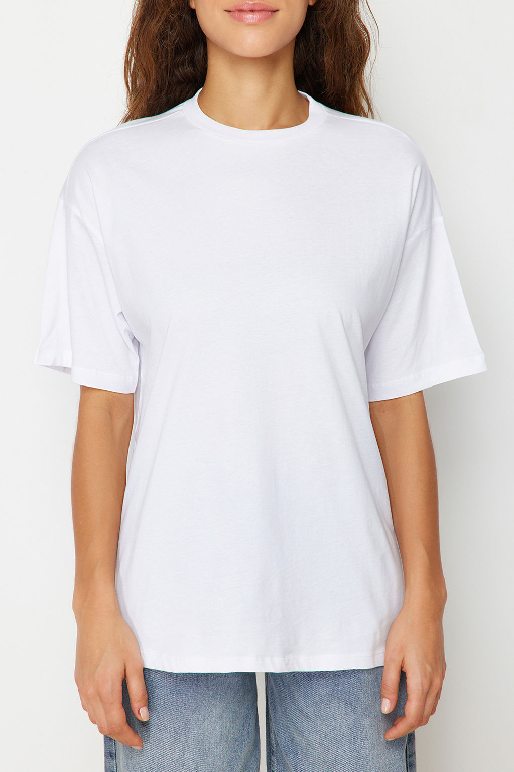 Beyaz %100 Pamuk Bisiklet Yaka Oversize/Genis Kal?p Orme T-Shirt TWOSS20TS0134