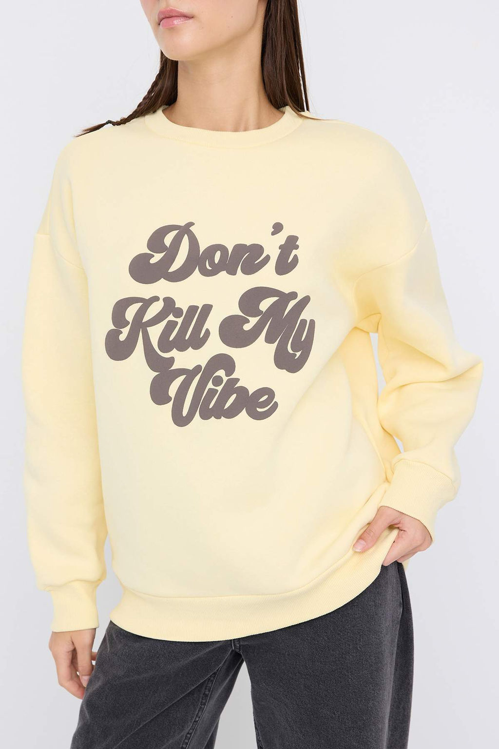 Teen Sar? Kabartma Slogan Bask?l? Oversize/Genis Kal?p Kal?n Orme Sweatshirt TWOAW26SW00172 - Trendyolmilla фото 6