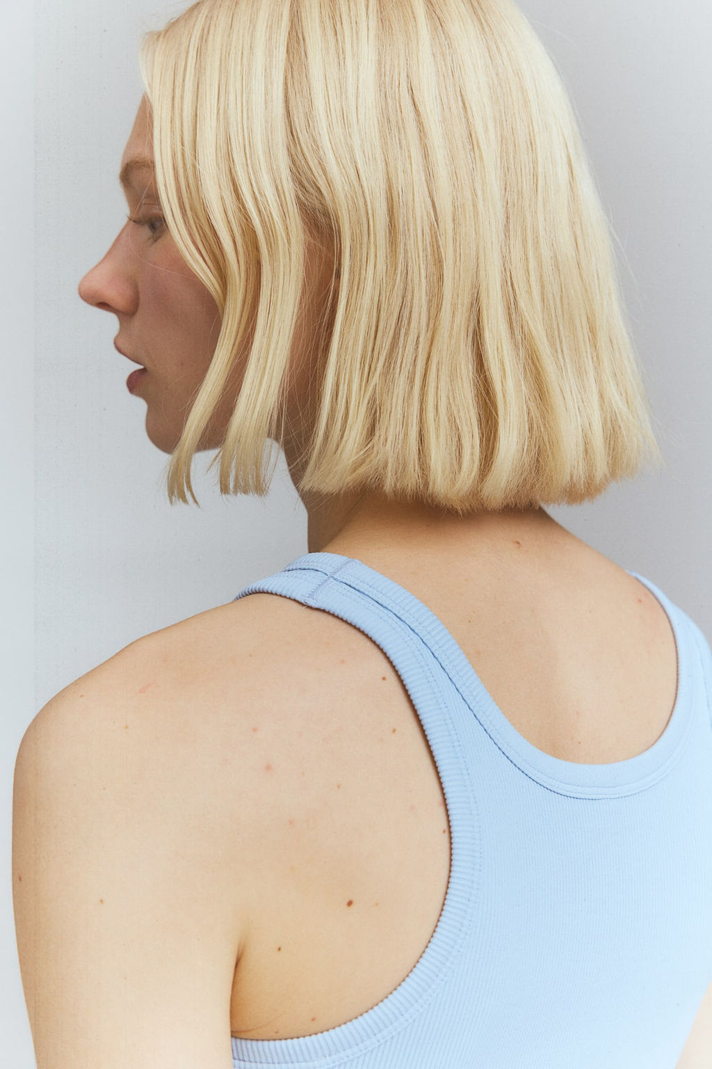 Top de deporte cropped seamless en DryMove - H&m фото 4