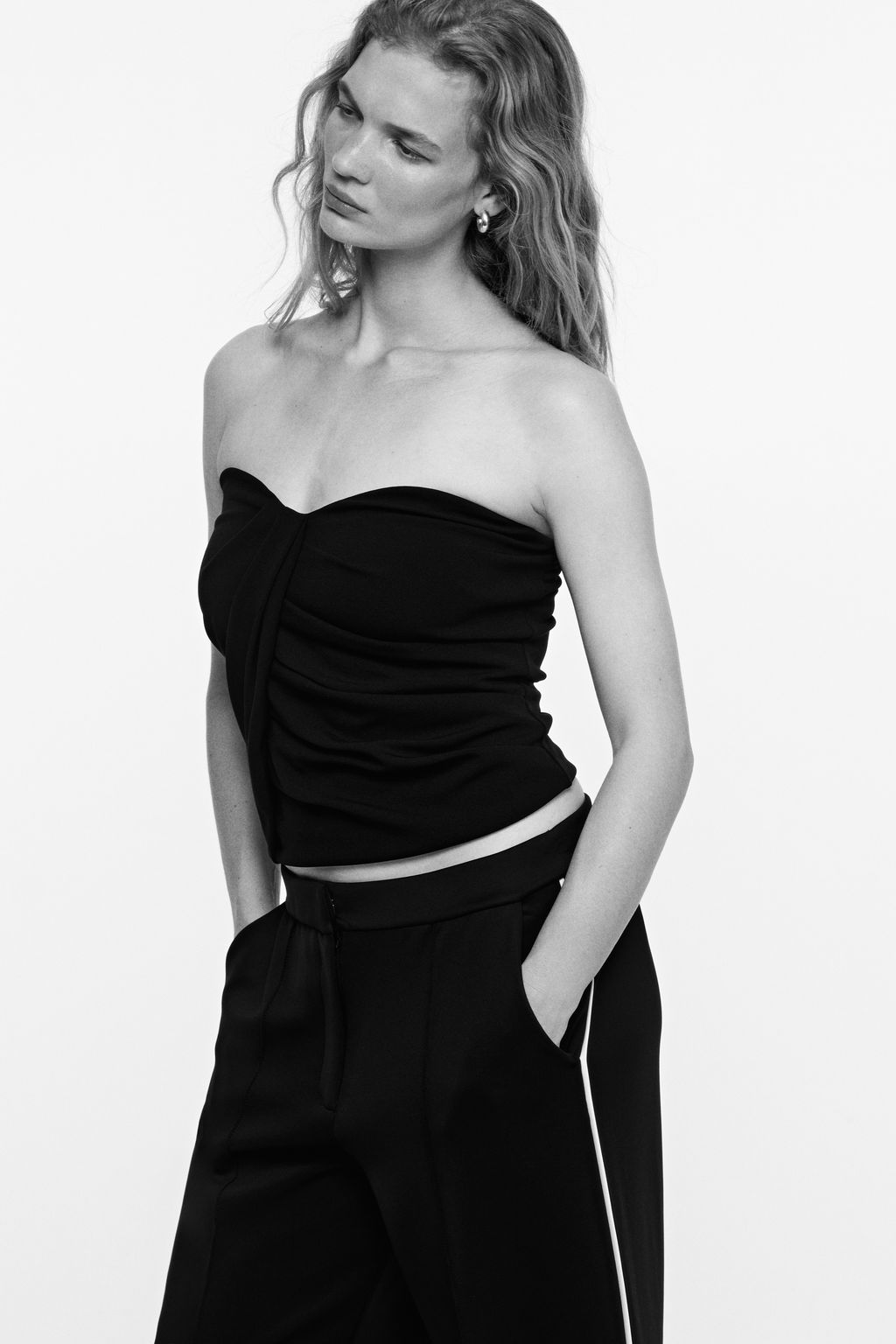 Top interlock drapeado con escote bandeau - H&m фото 2