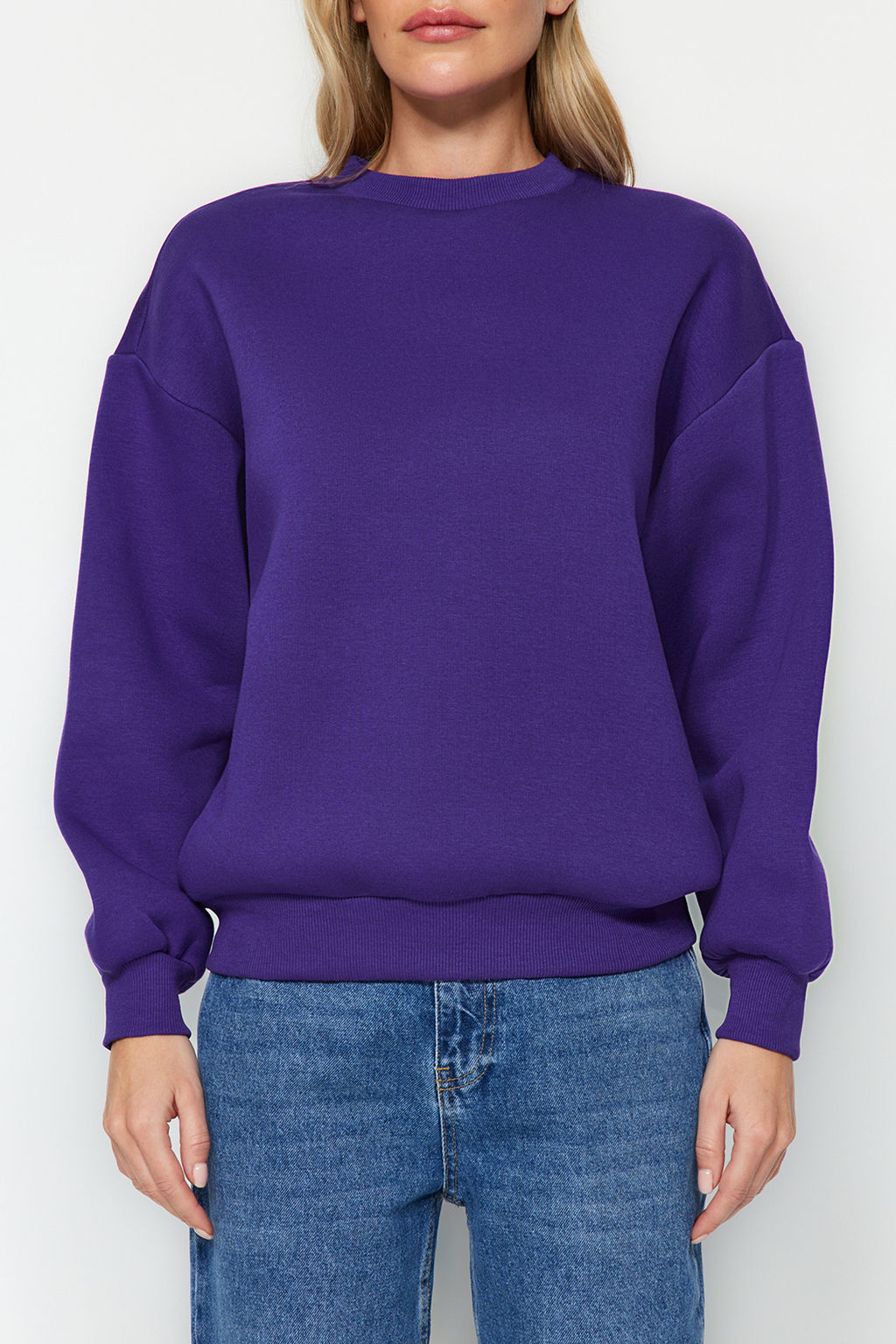 TRENDYOLMILLA Siyah Kal?n Ici Polarl? Regular/Normal Kal?p Bisiklet Yaka Basic Orme Sweatshirt TWOAW24SW00101  фото 30