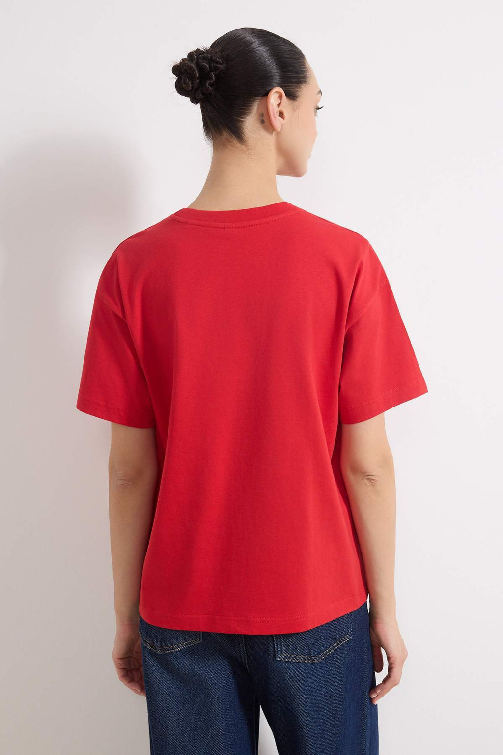 K?rm?z? %100 Kal?n Pamuklu Oversize/Genis Kal?p Bisiklet Yaka Orme T-Shirt TWOSS23TS00040