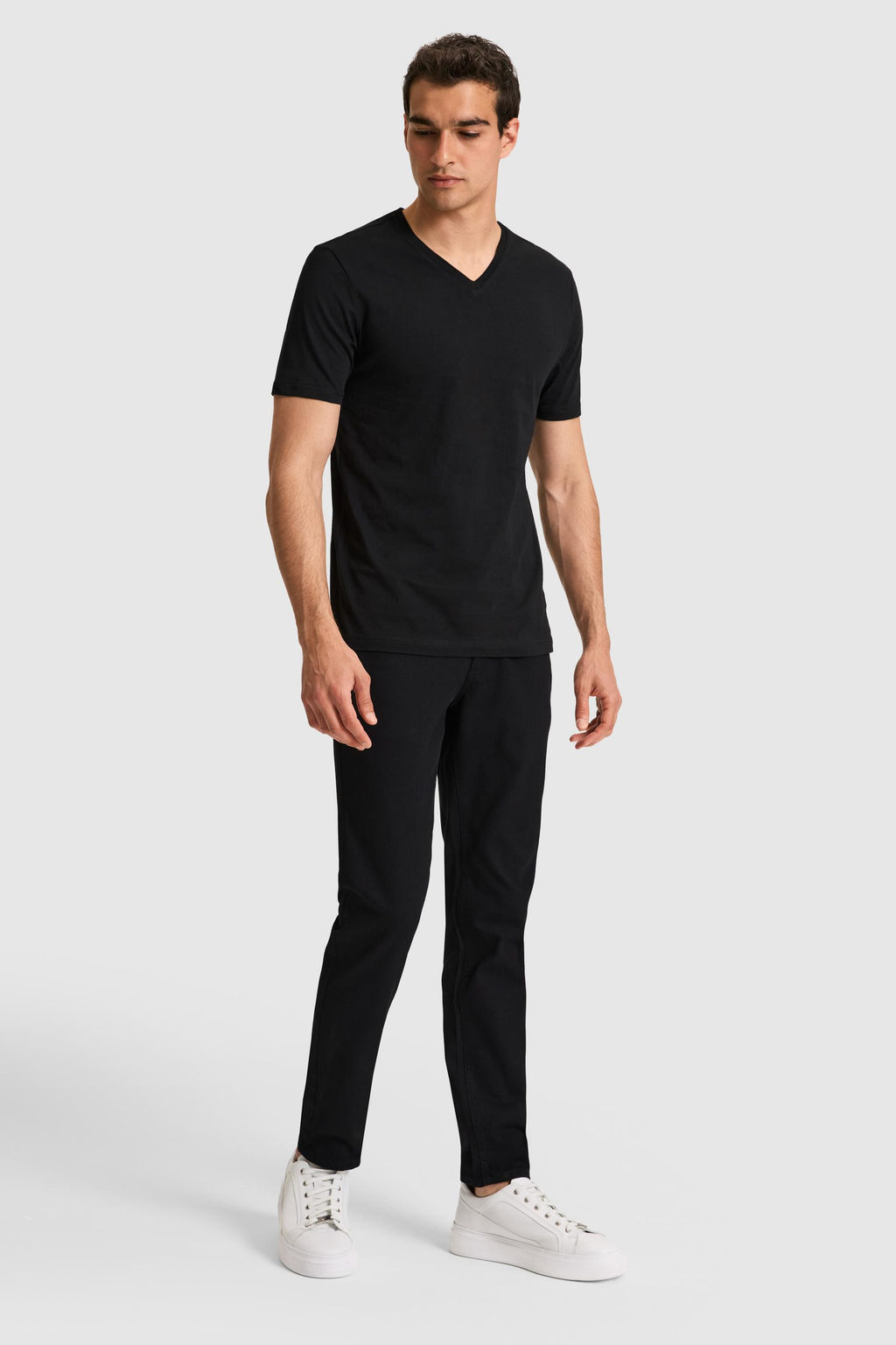 Erkek Regular Fit V Yaka Siyah Basic Ti__rt