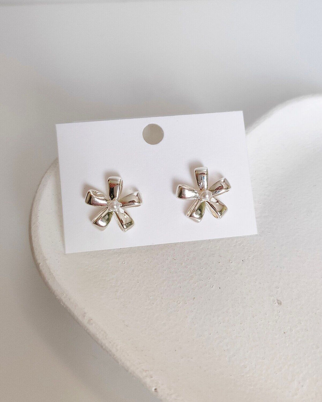 Стильные серьги