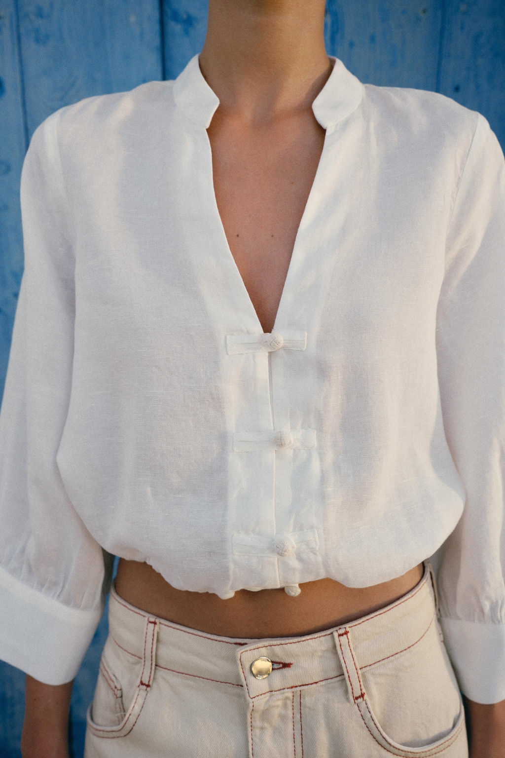 CAMISA GLOBO ALAMARES CON LINO / Blanco
