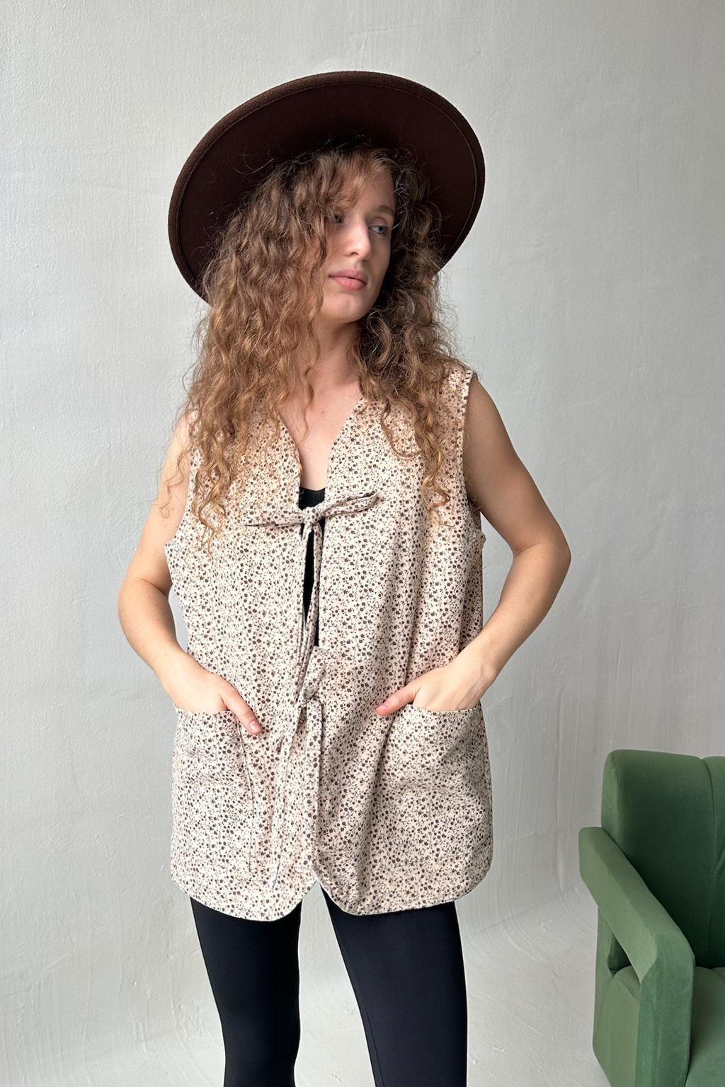 Жилет стеганый HOME109/02/Бежевый, коричневый