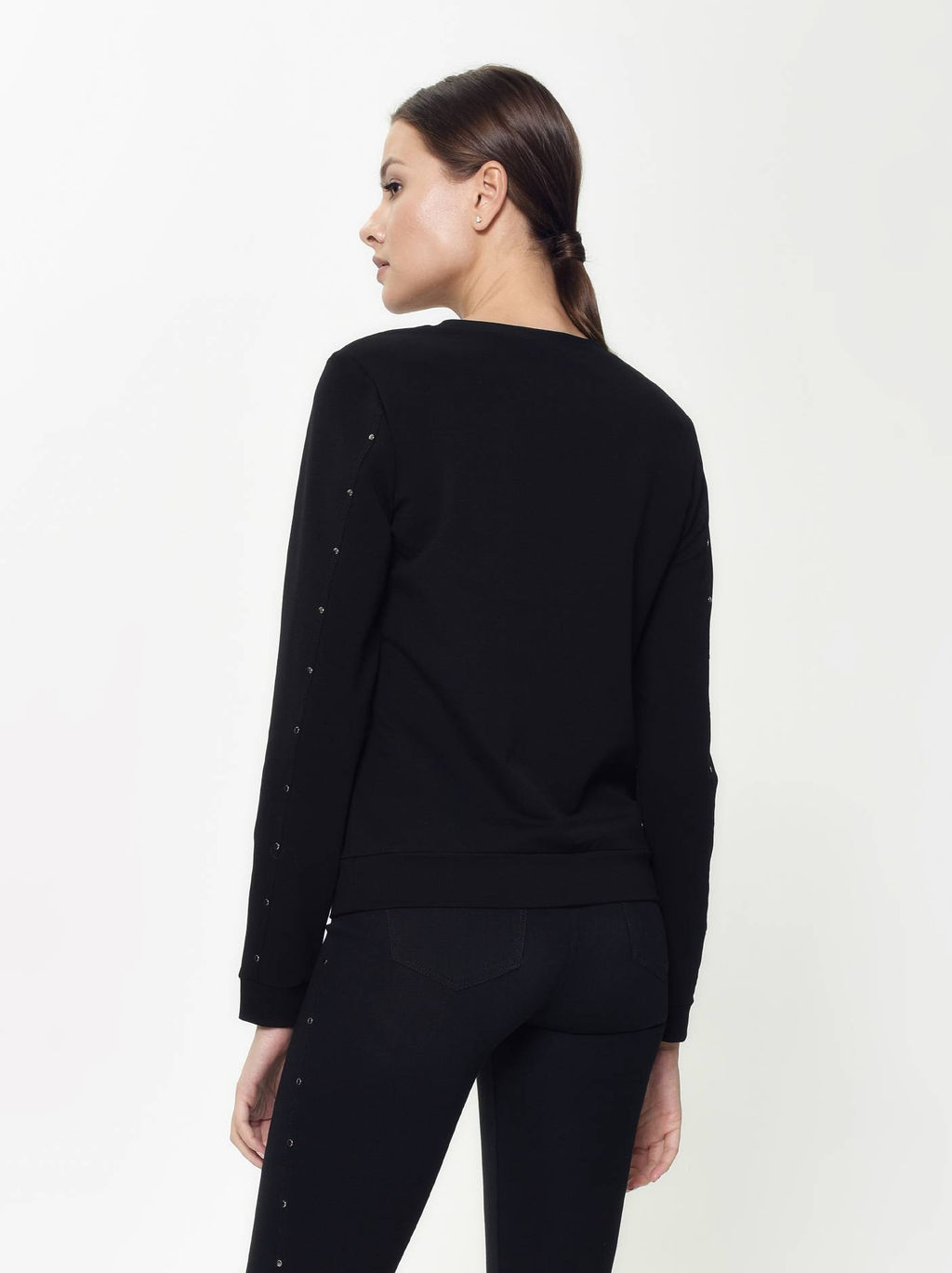 CONTE Ультракомфортный свитшот с металлическим декором LD 887 black