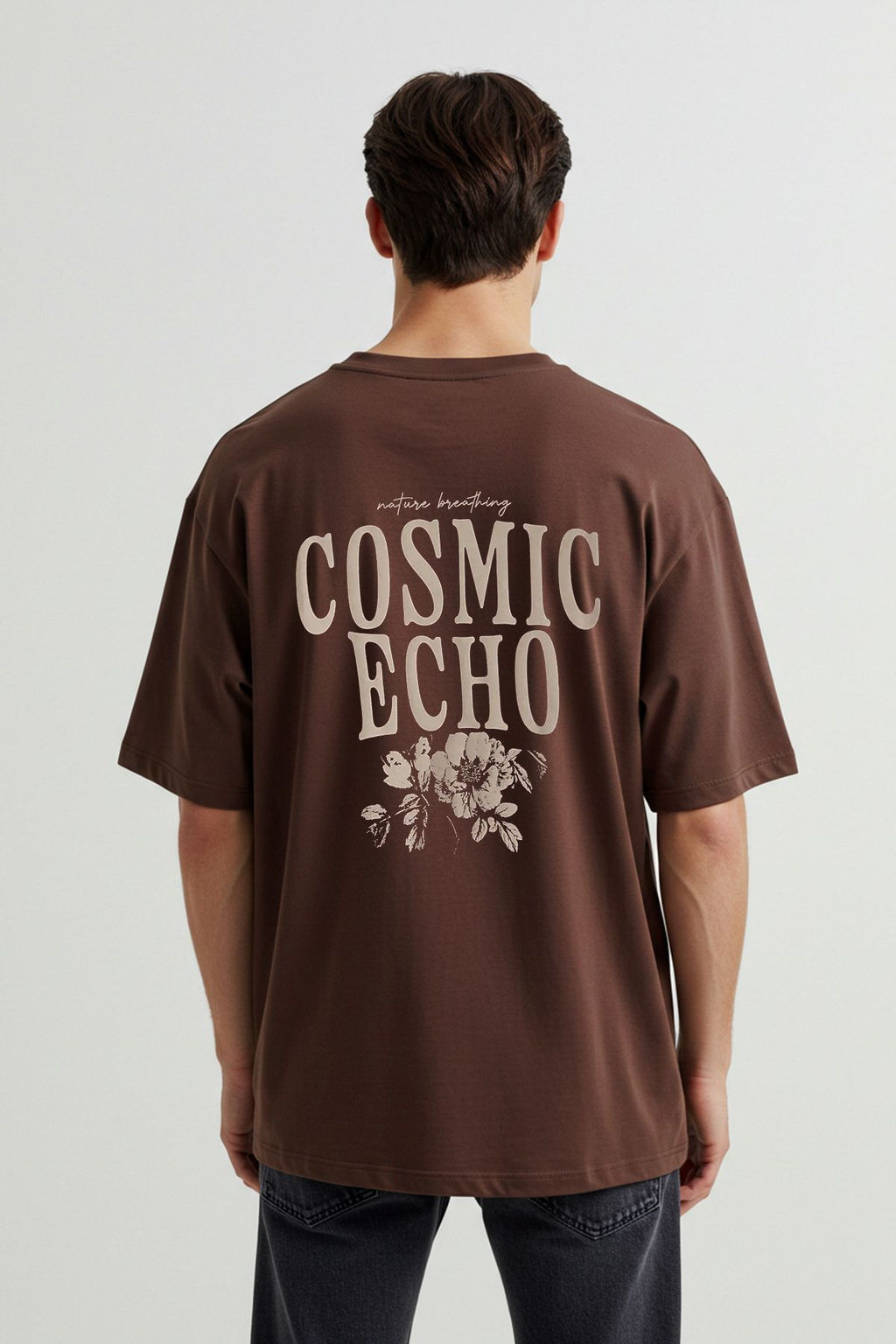 TRENDYOL MAN Koyu Kahverengi Oversize/Genis Kesim %100 Pamuklu Bask?l? T-Shirt TMNSS25TS00070