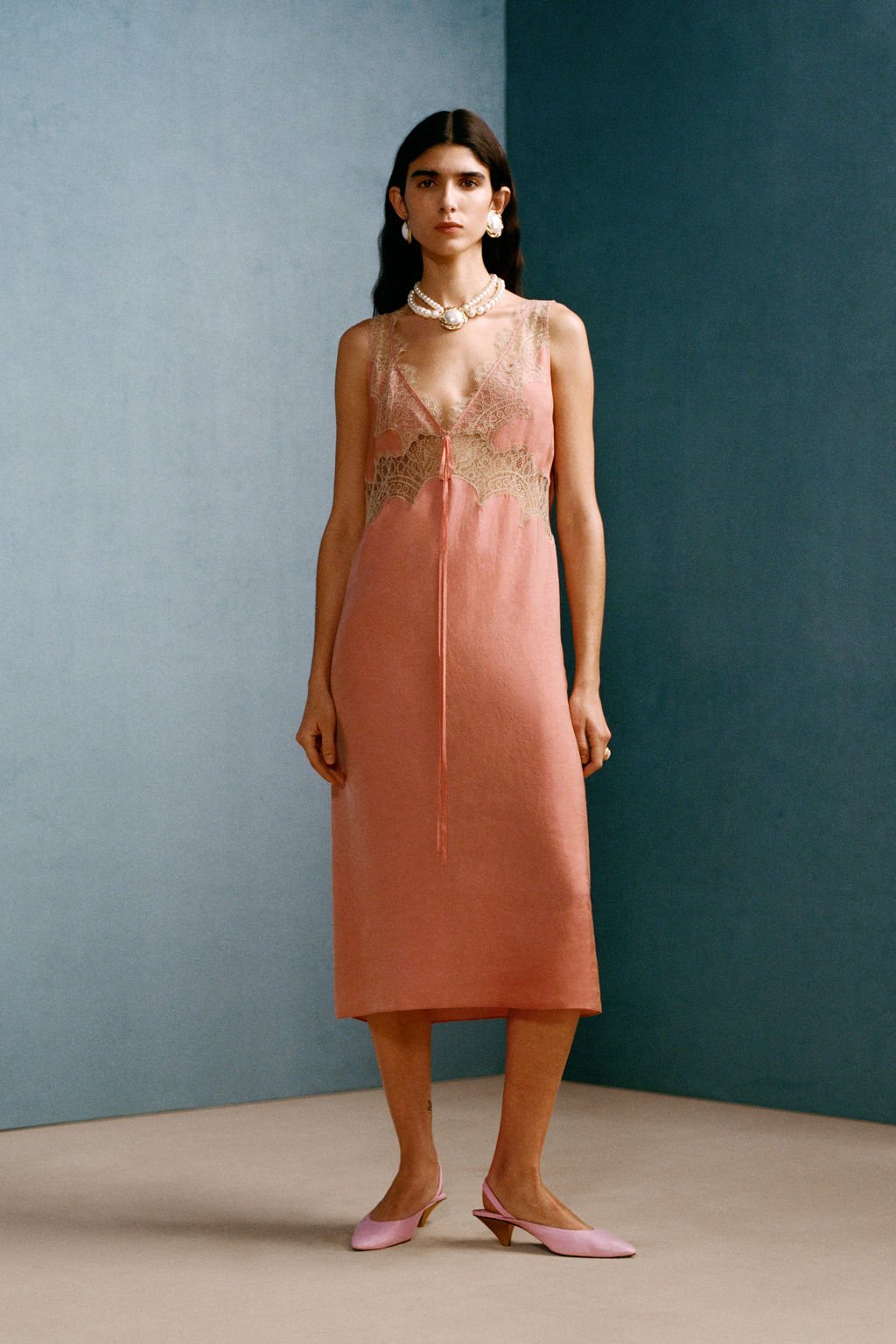 VESTIDO LENCERO ENCAJE WILLY CHAVARRIA X ZARA / Rosado