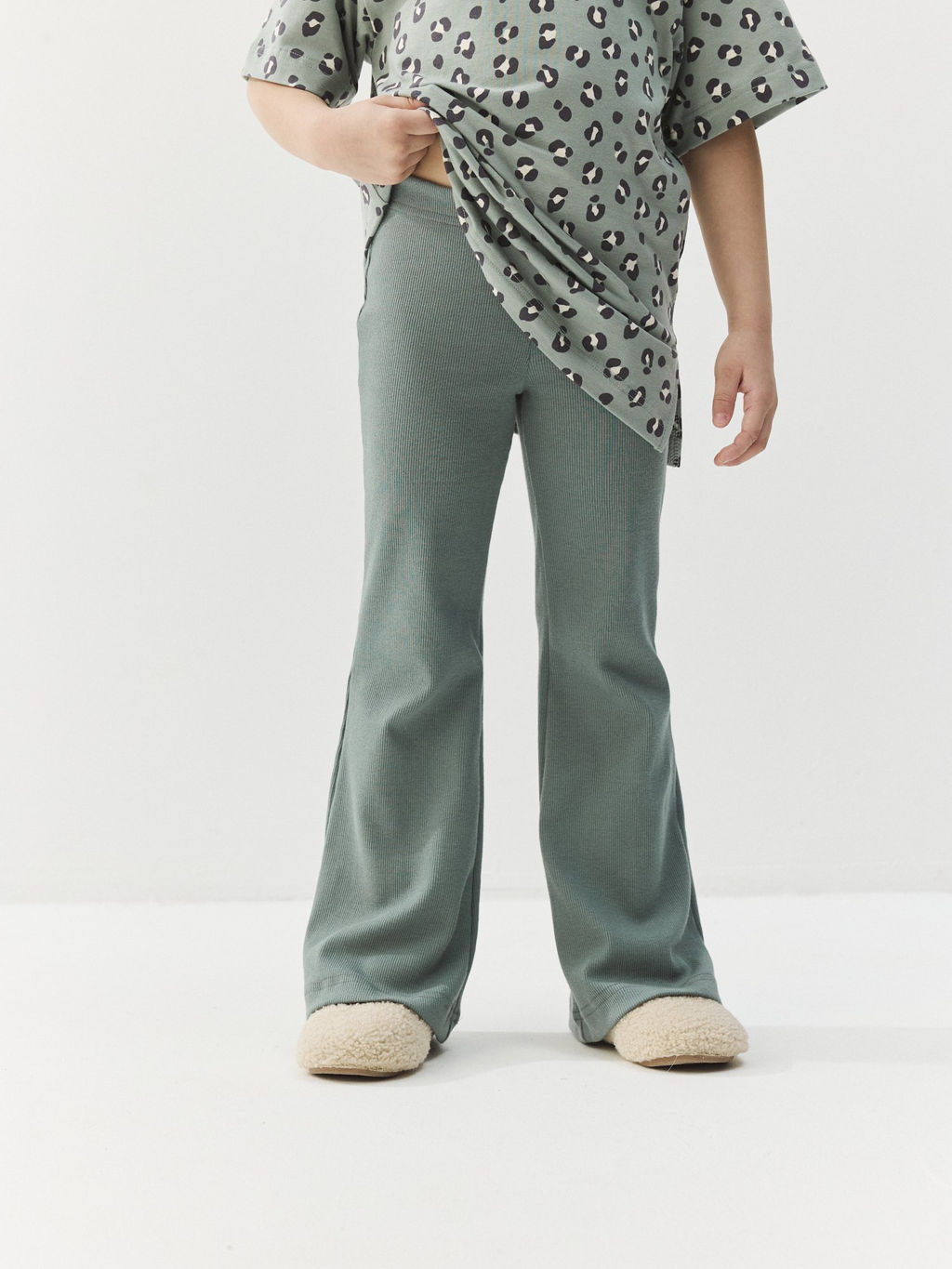 Костюм футболка оверсайз и брюки клеш Наивный леопард - Bungly фото 6