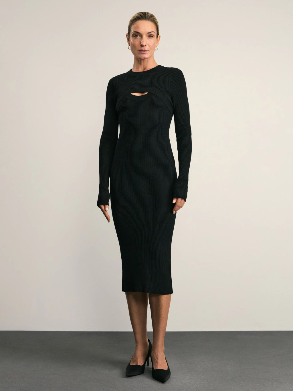 Платье миди из трикотажа с вырезом / Zarina  фото 3