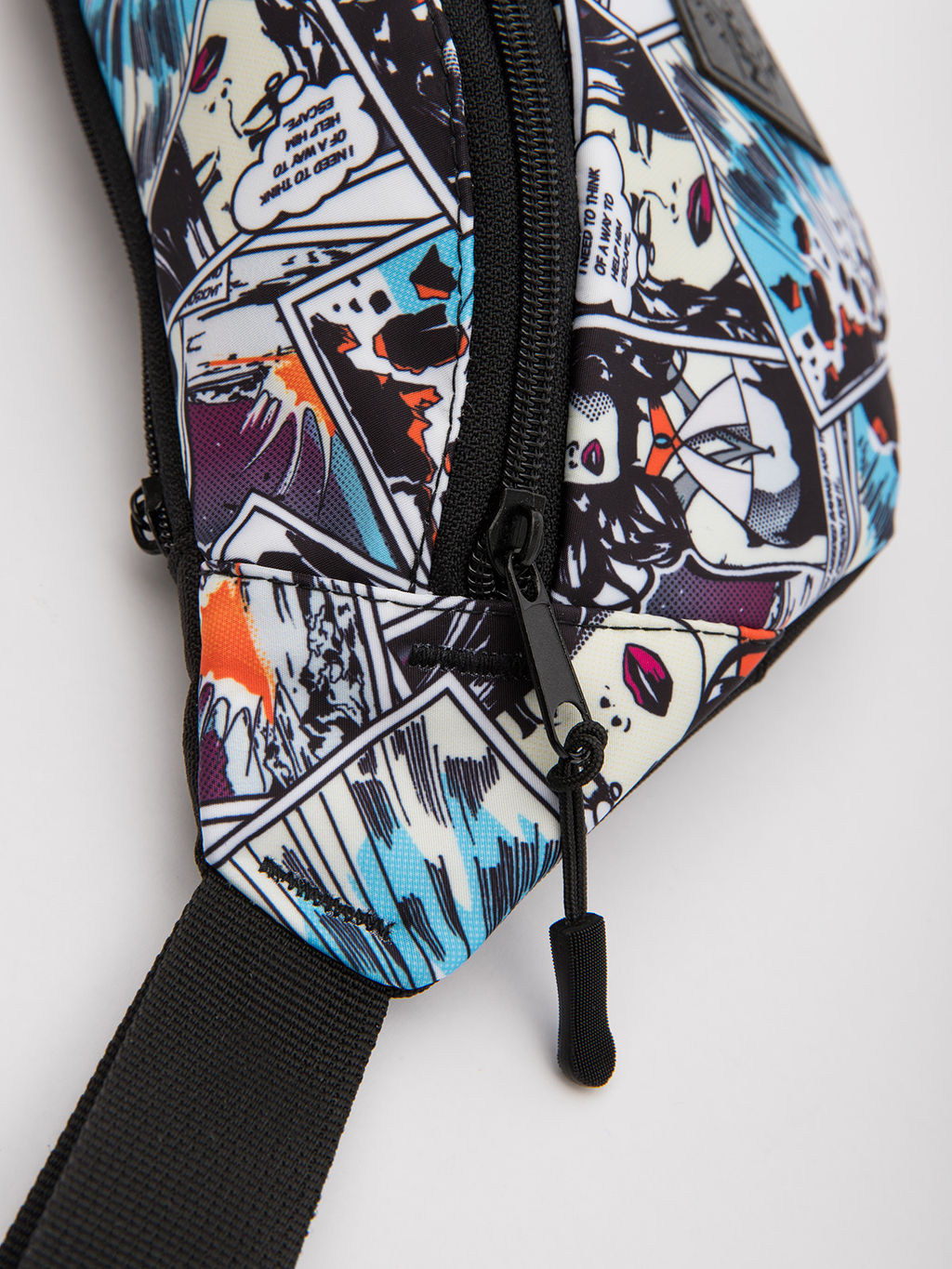 V48 401 213 Сумка поясная