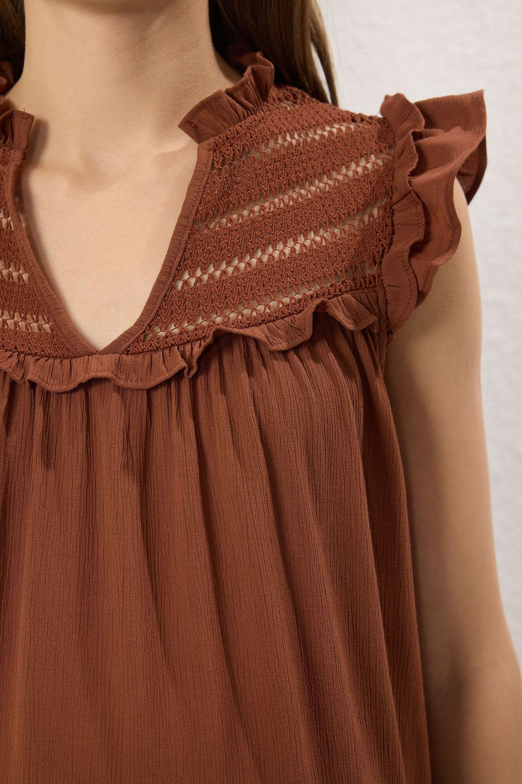 Kahverengi Duz Kesim Nak?s Detayl? Mini Dokuma Elbise TWOSS25EL00303 - Trendyolmilla фото 4