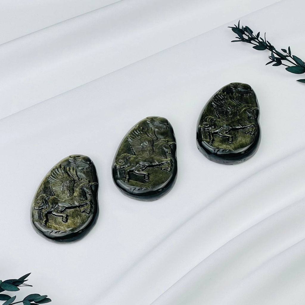 Фигурка Аликорн (Крылатый единорог) из золотистого Обсидиана - Радуга самоцветов фото 2