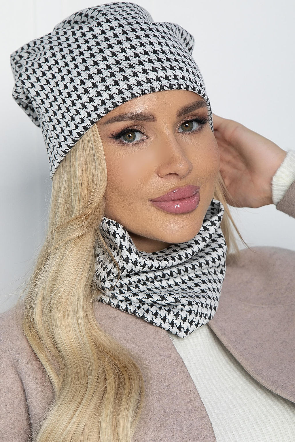 Комплект шапка и снуд (черный/белый) ШС19 - Lt collection фото 3