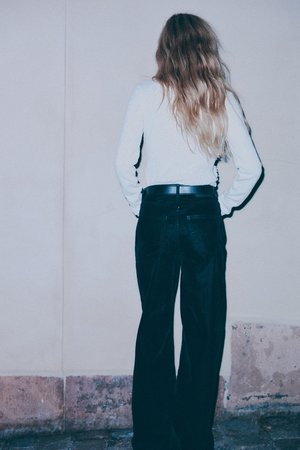 Wide Ultra High Jeans con acabado afelpado - H&m фото 6