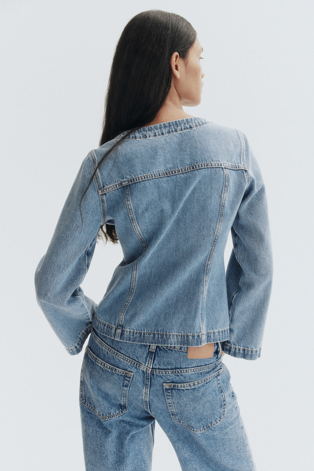 Chaqueta denim con escote en V - H&m фото 3