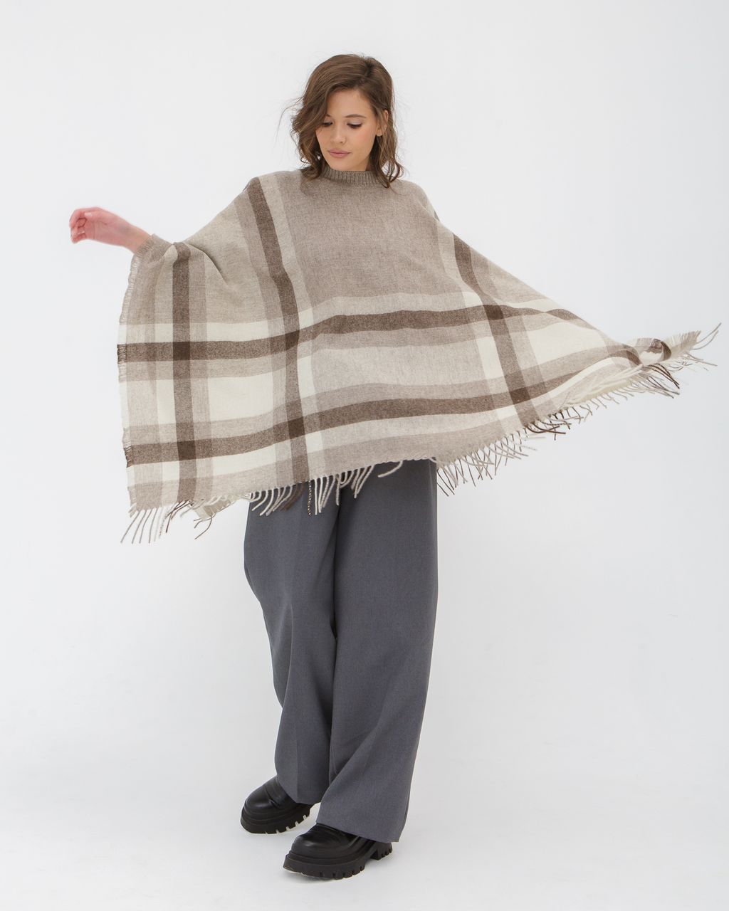 Пончо из шерсти UL KL