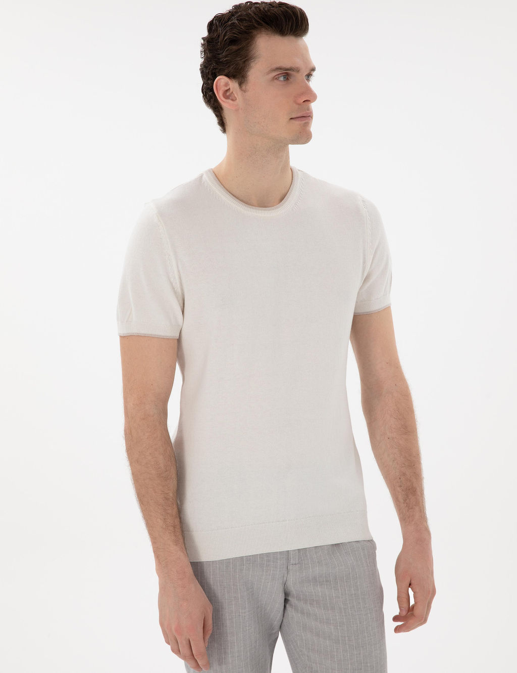 Ekru Slim Fit Bisiklet Yaka Triko Ti__rt