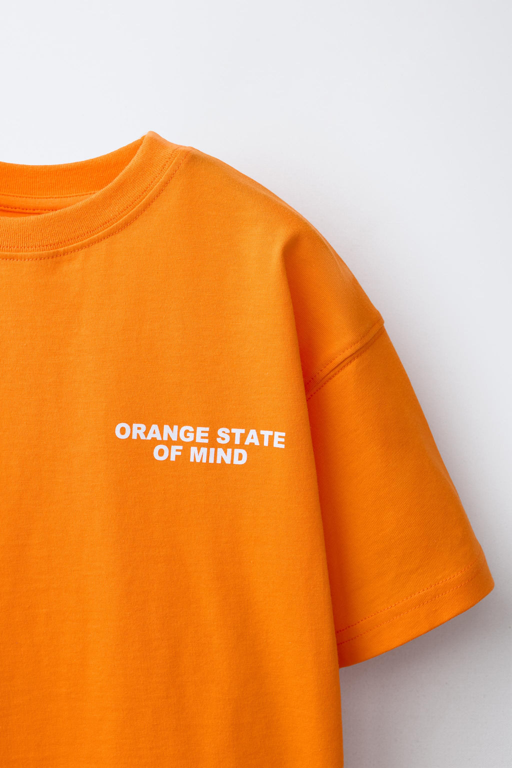 CAMISETA ESTAMPADO TEXTO / Naranja vivo - Zara фото 3