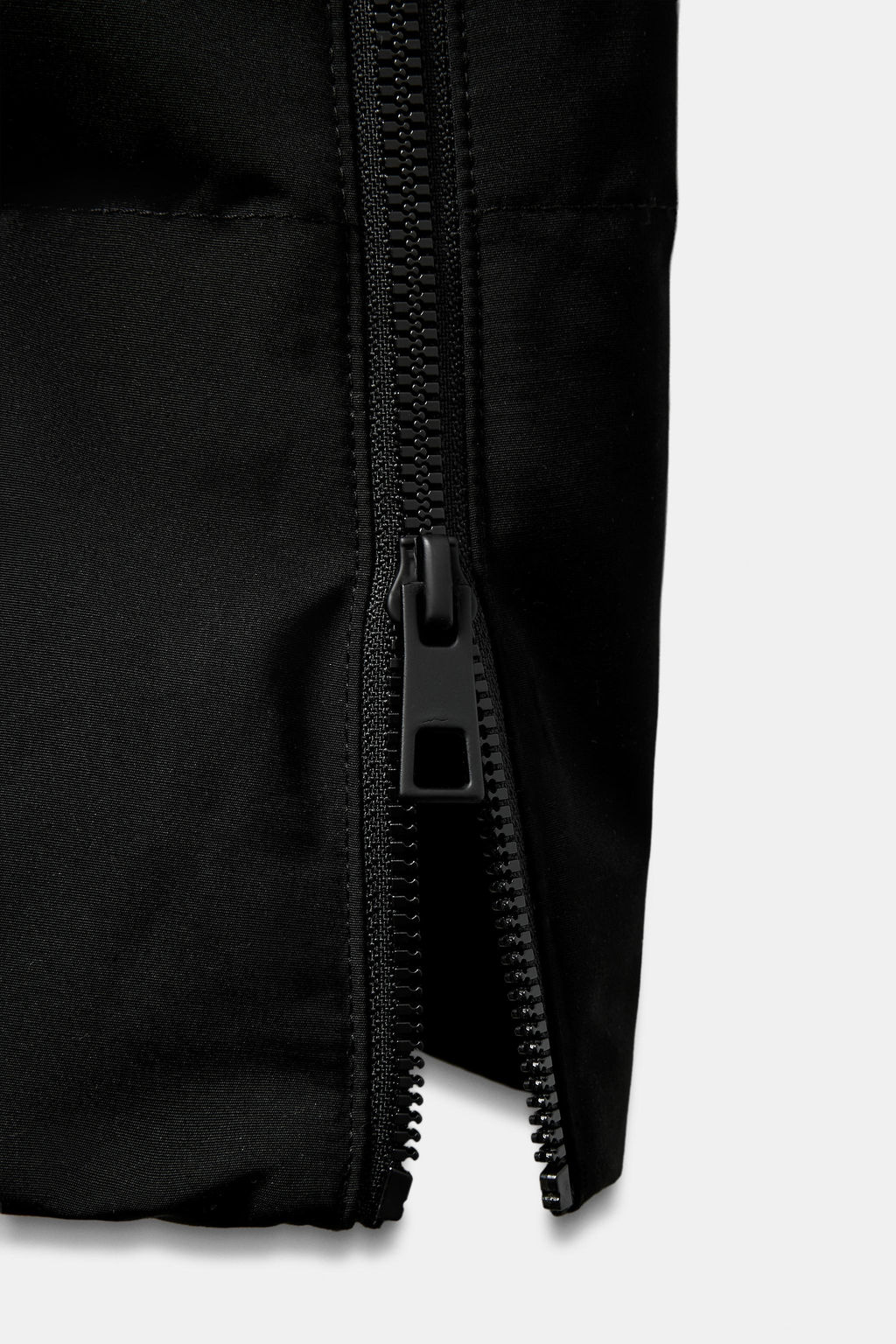 ANORAK ACOLCHADO EXTRA LARGO 60% PLUM?N 40% PLUMA CAPUCHA WATER REPELLENT WINDPROOF / Negro - Zara фото 14