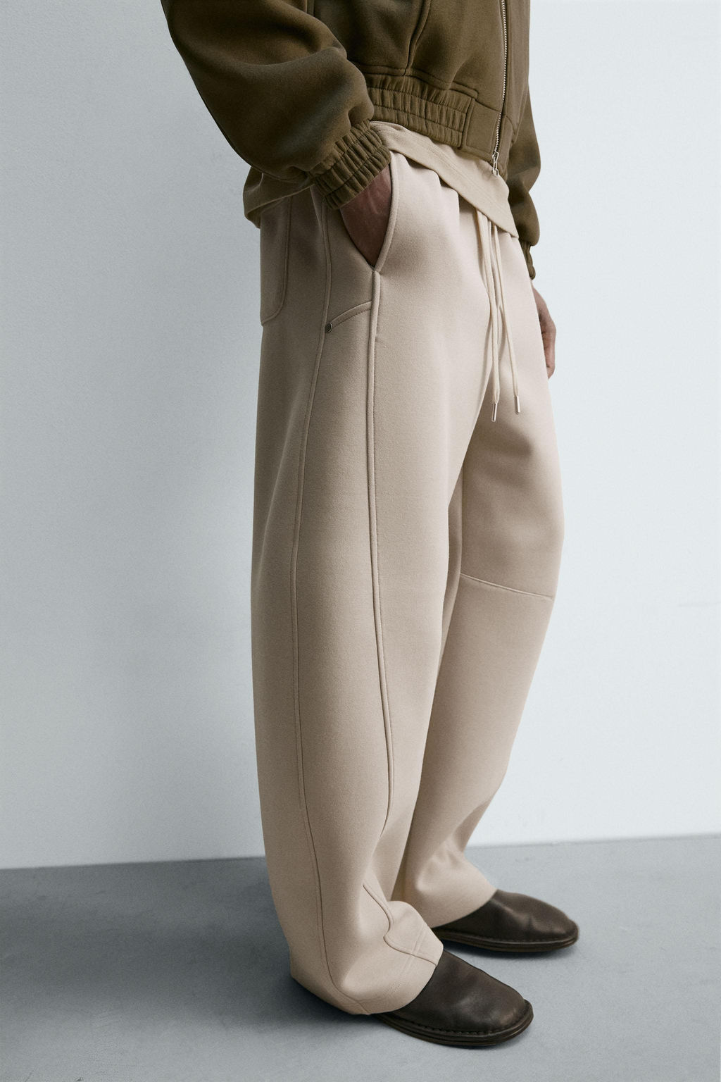 NEOPRENE-EFFECT BALLOON FIT TROUSERS - Zara фото 5