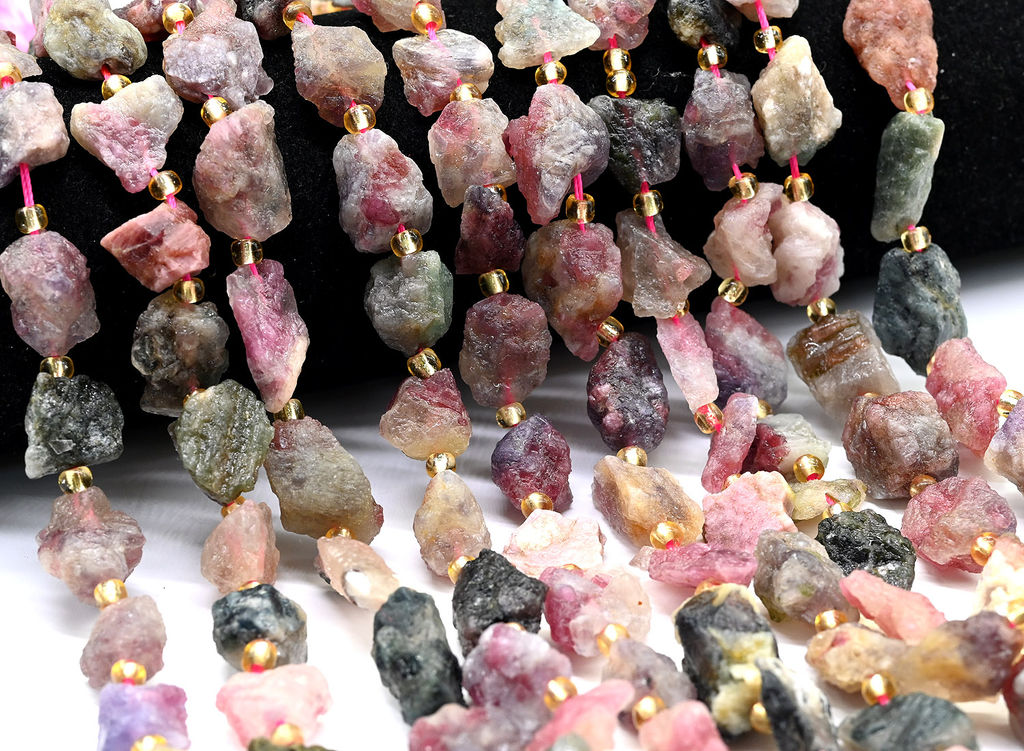 Бусины из турмалина галтовка 15*17мм, 40см, 24 бусины Радуга камня