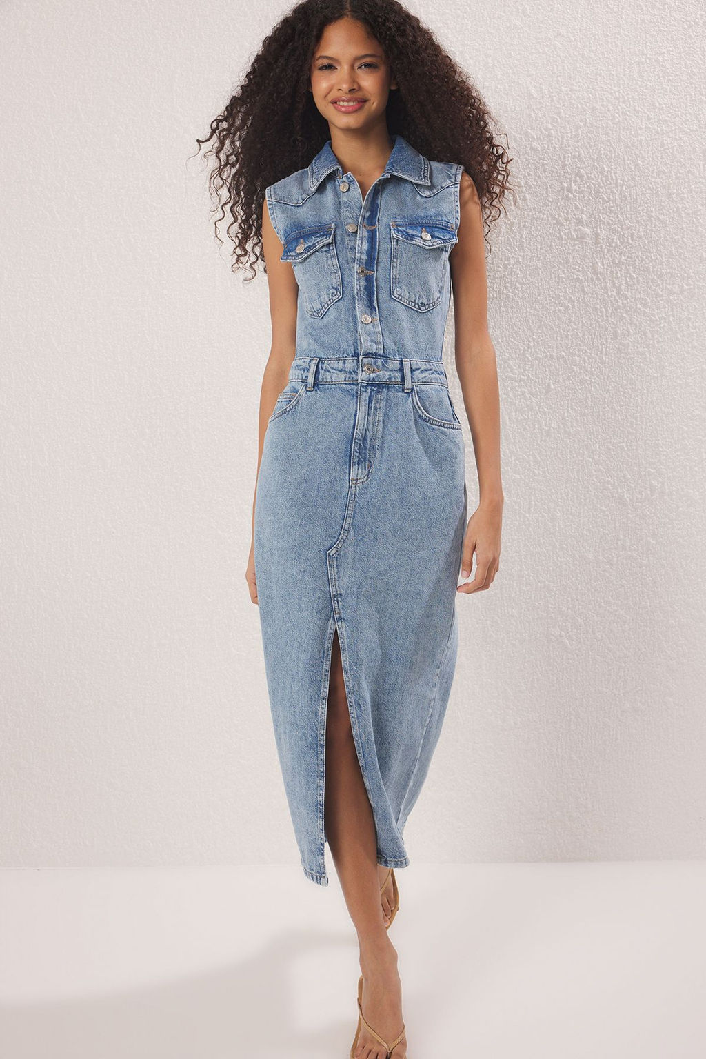 Trendyolmilla Mavi Gomlek Yaka Kolsuz Midi Denim Elbise TWOSS25EL00743 фото 2