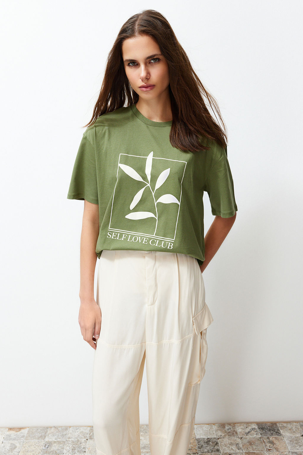 Haki %100 Pamuk Bask?l? Relaxed/Genis Rahat Kesim Bisiklet Yaka Orme T-Shirt TWOSS23TS00267