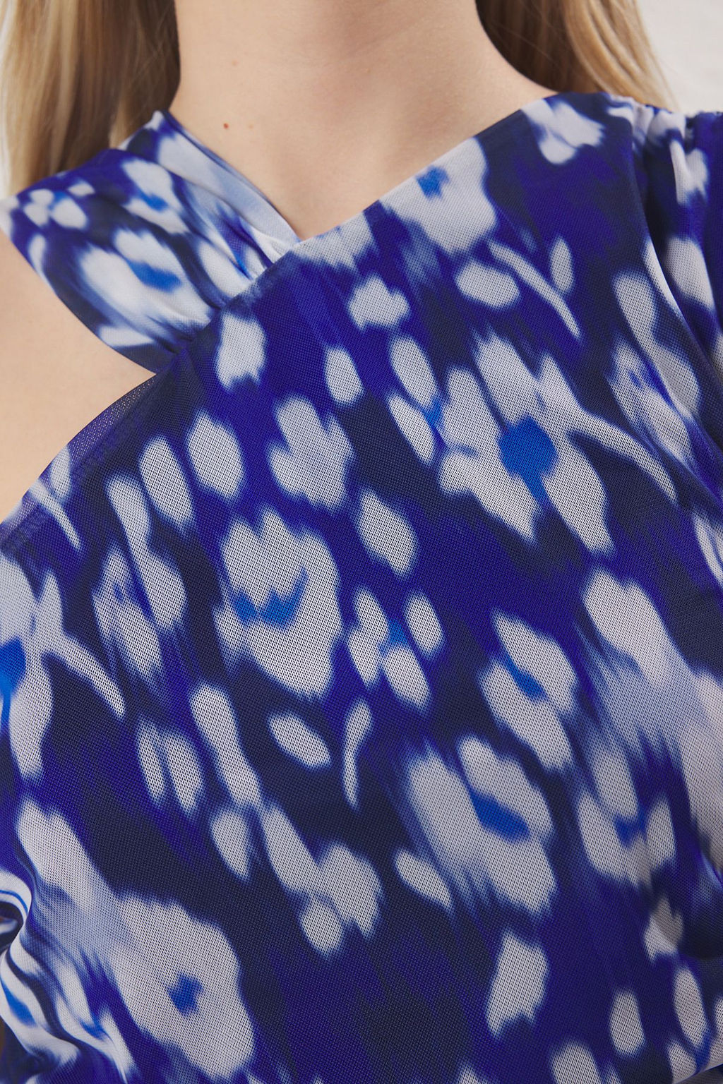 Trendyolmilla Cok Renkli Asimetrik Yaka Fitted/Vucuda Oturan Esnek Orme Bluz TWOSS25BZ00017  фото 8