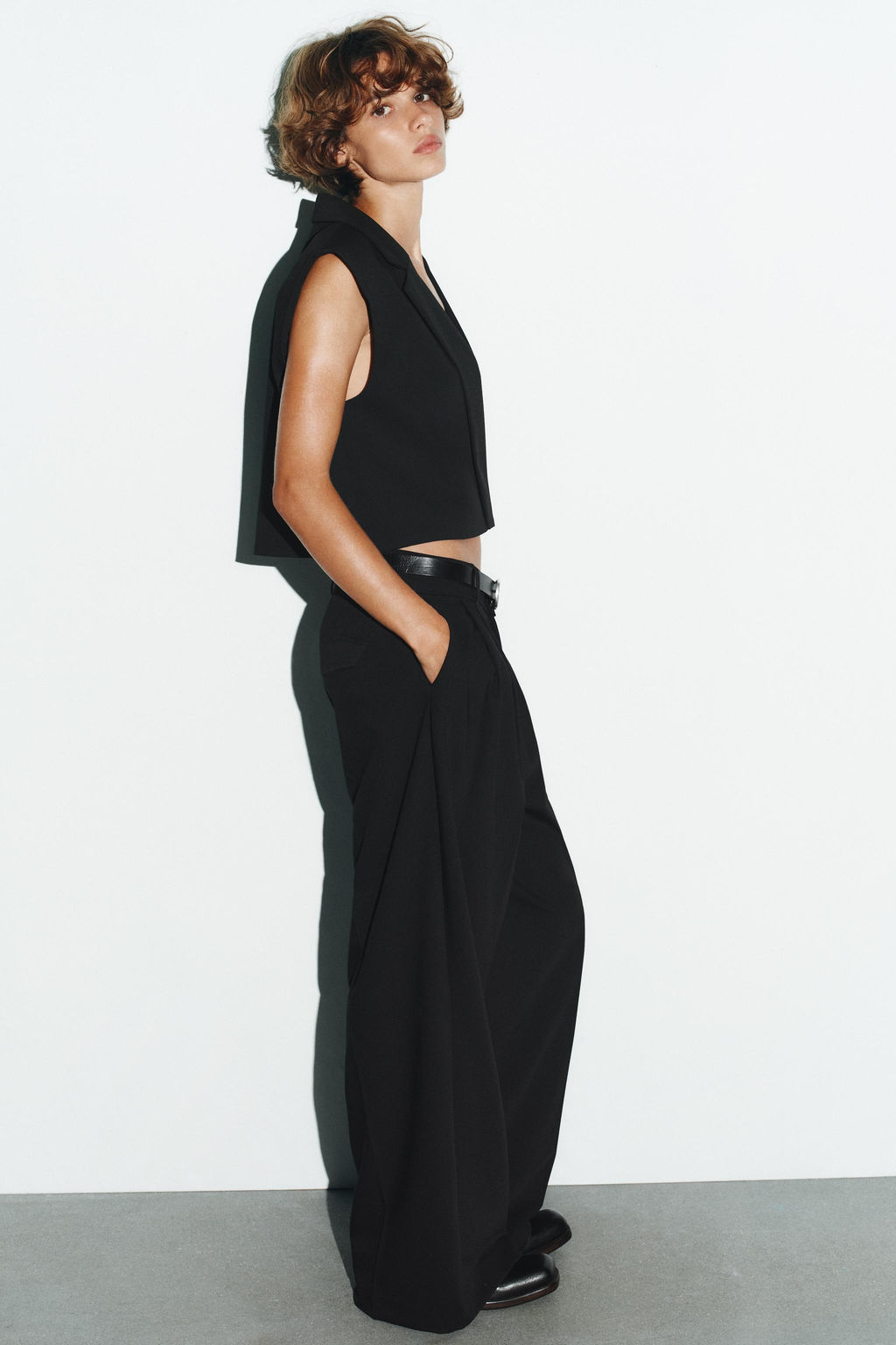 SHORT LAPEL WAISTCOAT - Zara фото 3