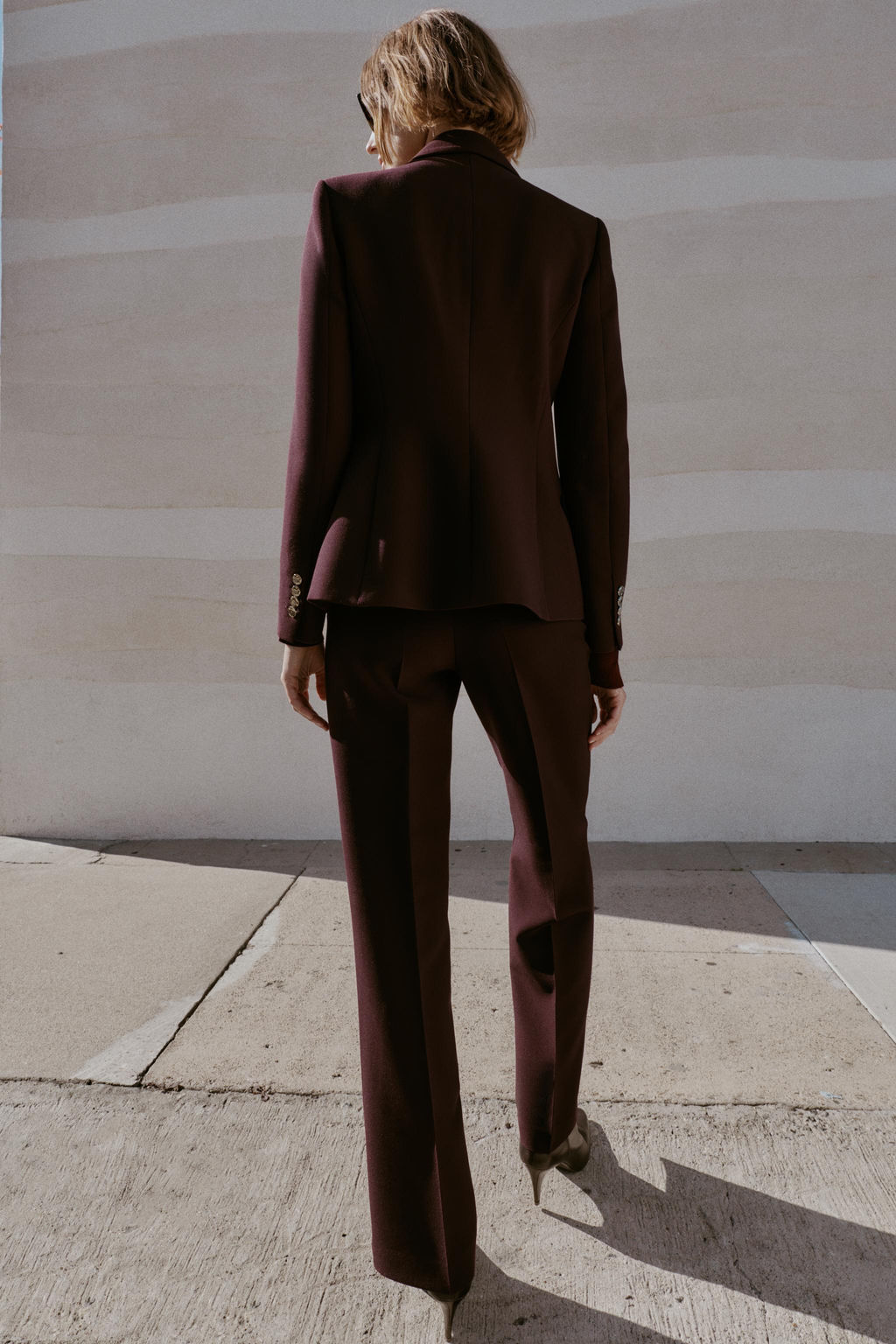 FITTED BLAZER WITH SHOULDER PADS - Zara фото 11