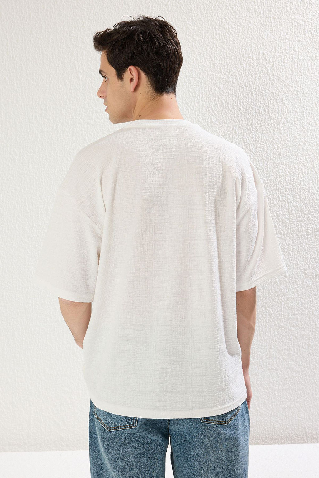TRENDYOL MAN Ekru Oversize/Genis Kesim Dokulu T-Shirt TMNSS25TS00043 - Trendyolmilla фото 13