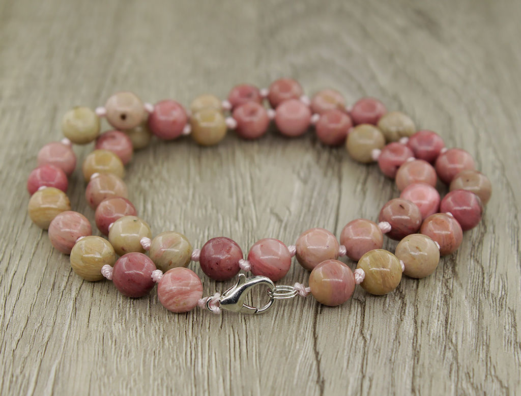 Бусы родонит, круглые 8мм, короткие 48см