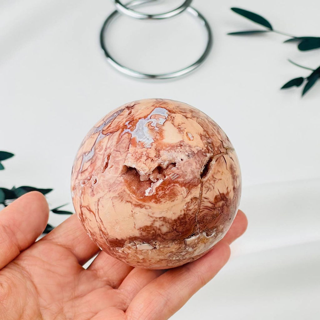 Шар из цветочного Агата на подставке